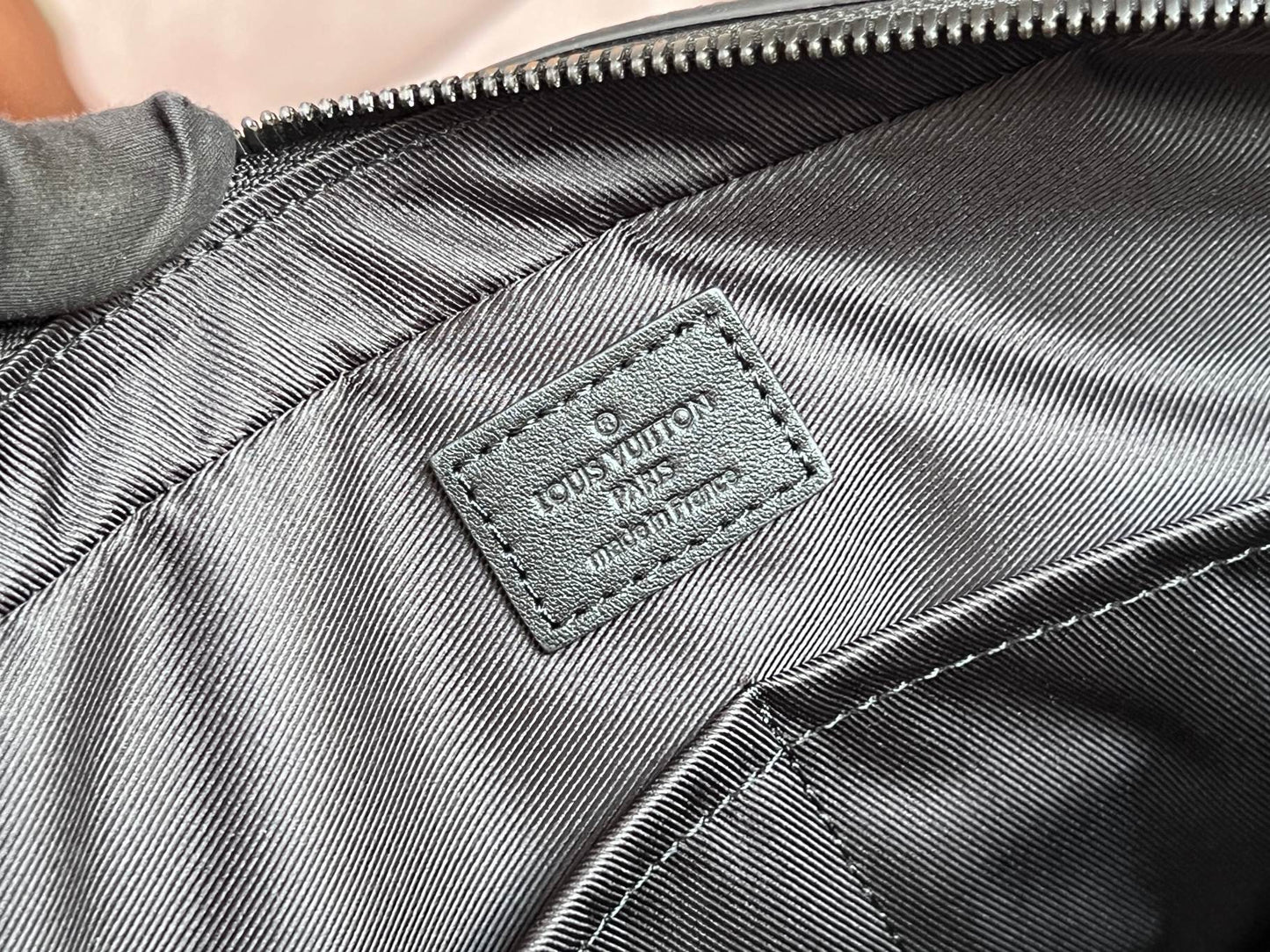 LV Pilot Briefcase 39cm Black Cowhide 257876 mysite