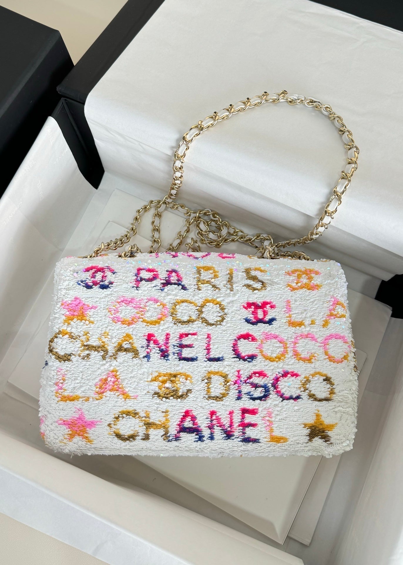 FLAP BAG 20 COLORFUL SAQUINS IN WHITE CALFSKIN GOLD HARDWARE mysite