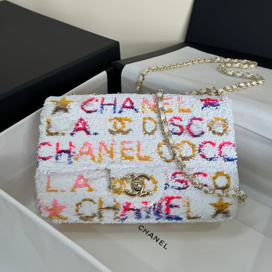 FLAP BAG 20 COLORFUL SAQUINS IN WHITE CALFSKIN GOLD HARDWARE mysite