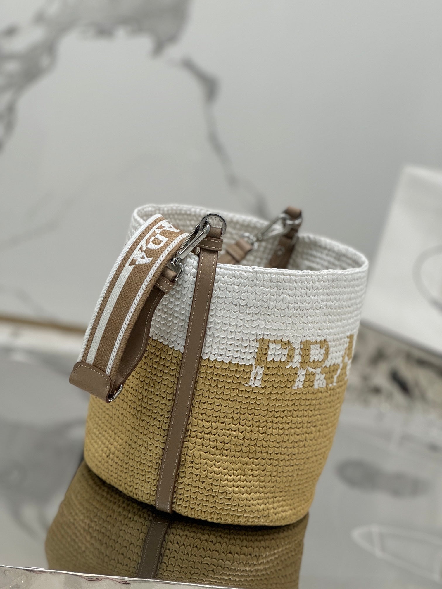 BUCKET BAG 25 IN WHITE MIX BEIGE RAFFIA AND BROWN CALFSKIN HANDLE mysite