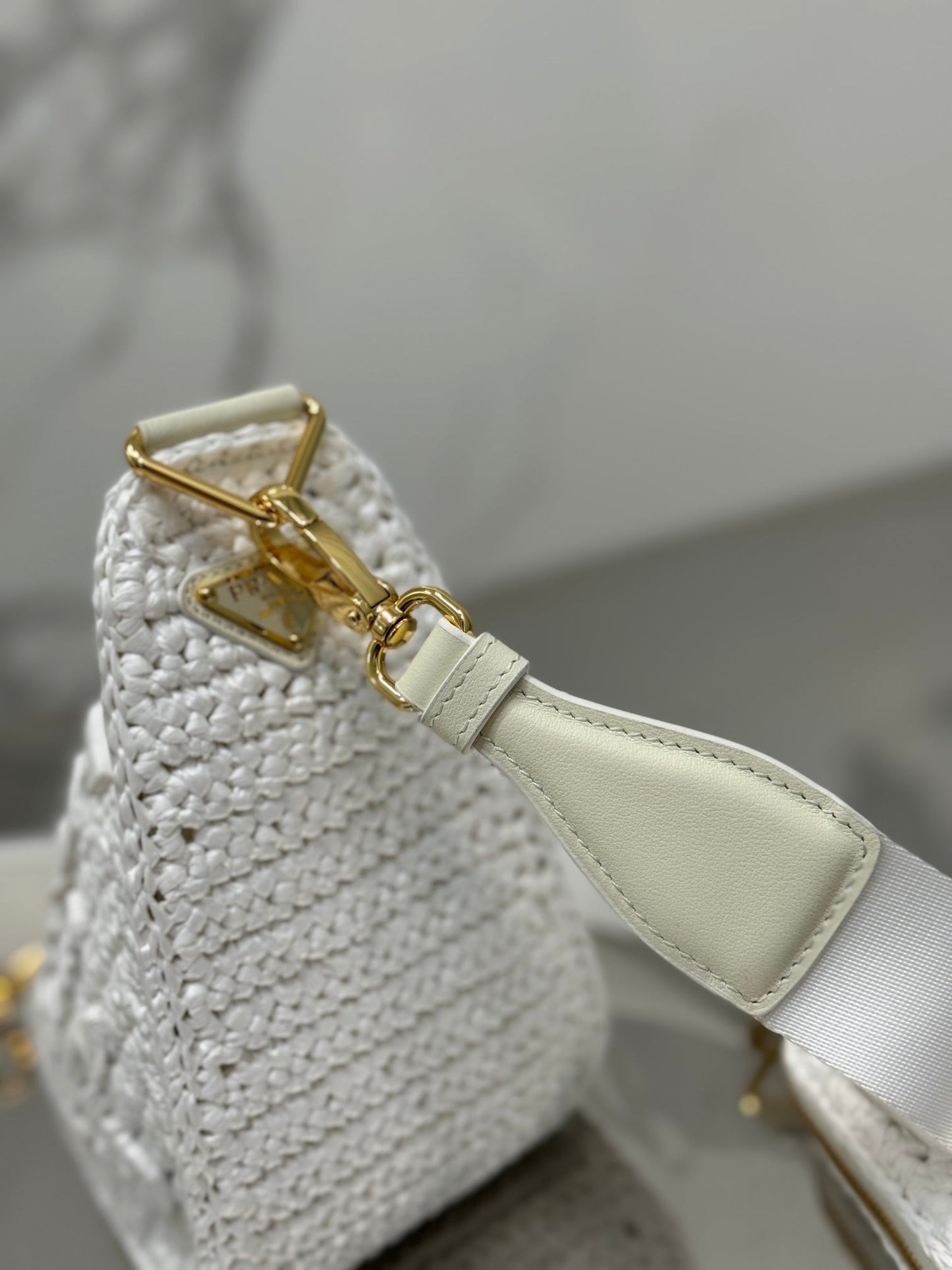 CROCHET TRIANGLE BAG 26 IN WHITE RAFFIA GOLD HARDWARE mysite