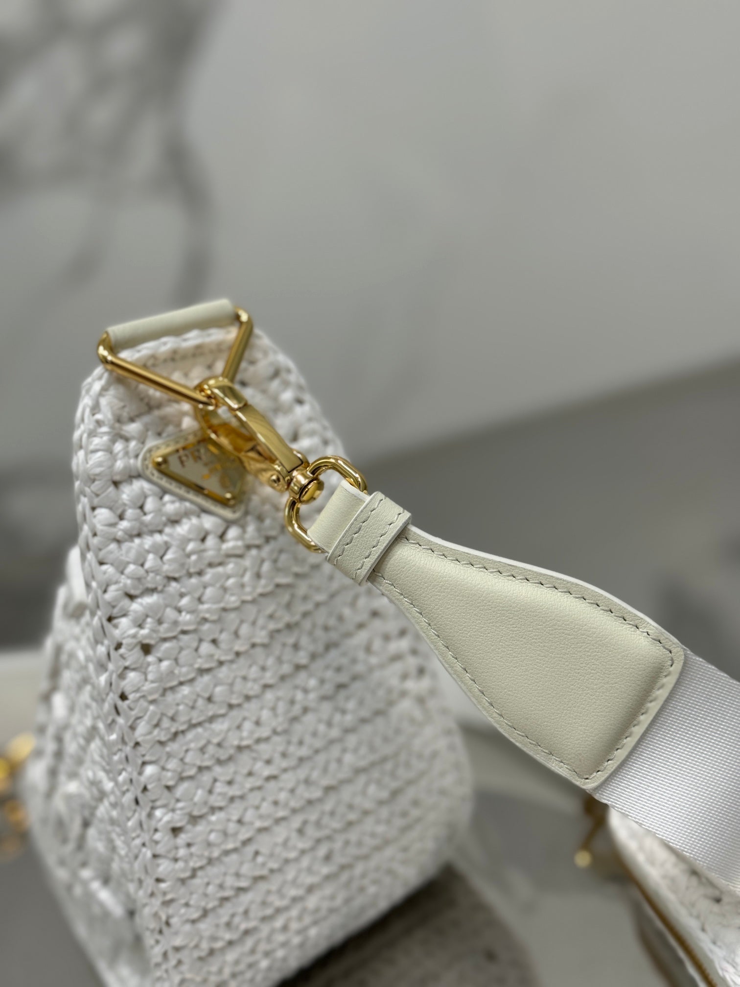 CROCHET TRIANGLE BAG 26 IN WHITE RAFFIA GOLD HARDWARE mysite