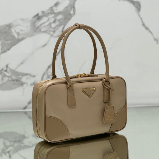 MEDIUM TOP HANDLE BAG 30 IN DRIED MOSS NYLON AND CALFSKIN TRIM mysite