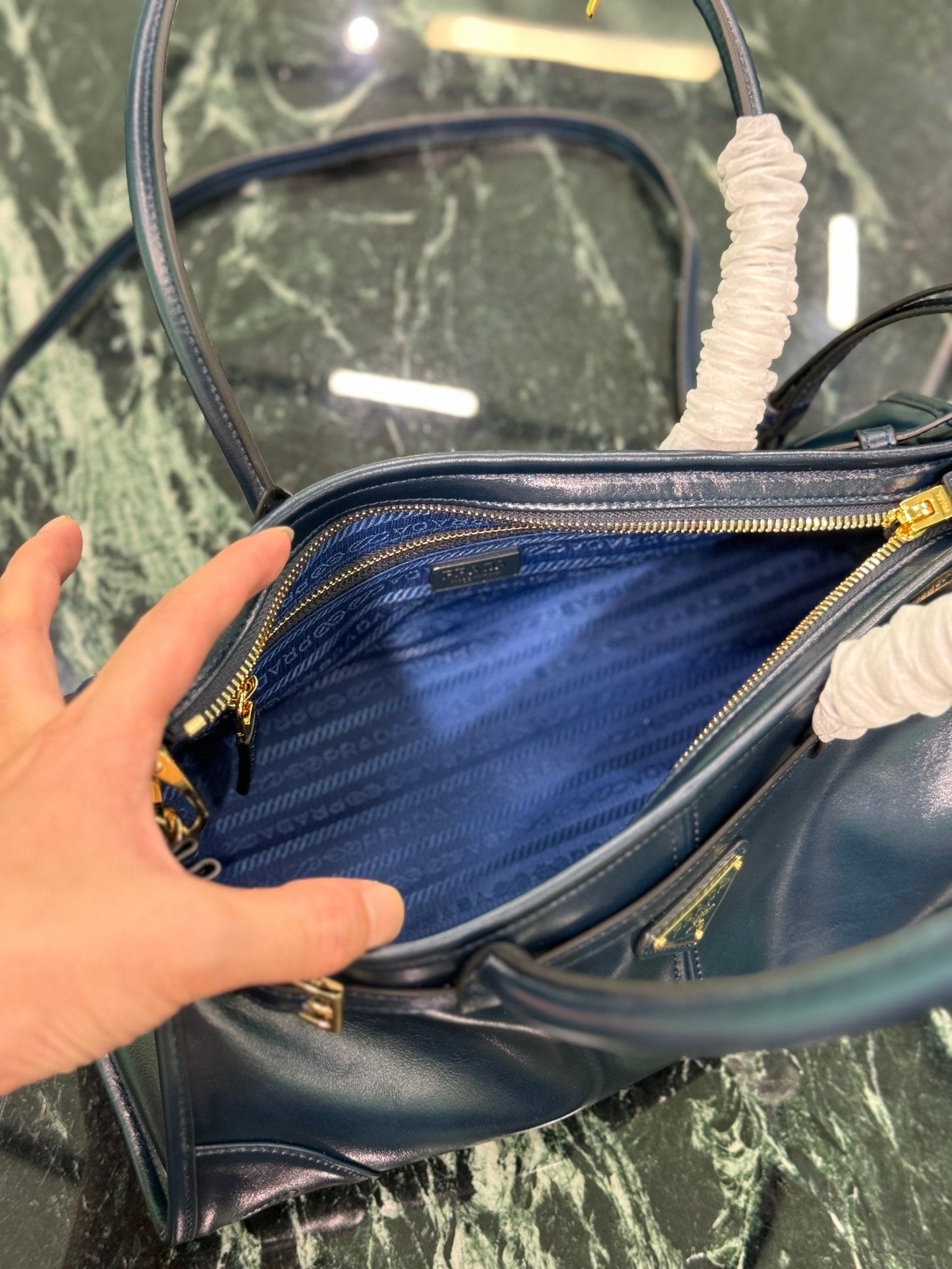 HANDBAG 32 IN BLACK SOFT SMOOTH LAMBSKIN mysite