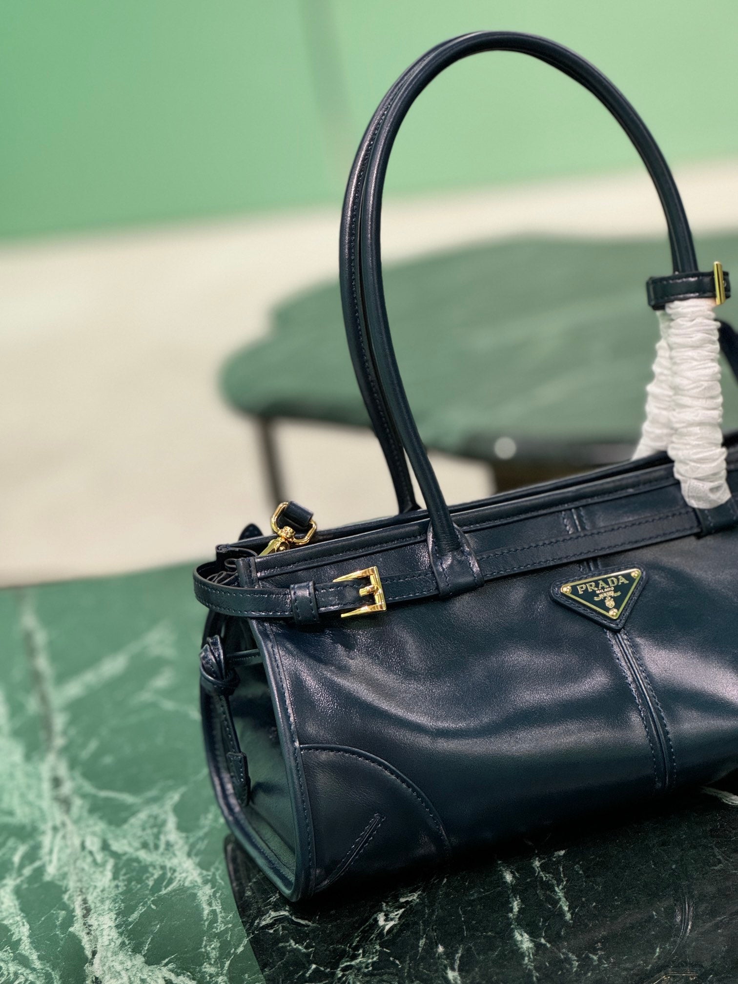 HANDBAG 32 IN BLACK SOFT SMOOTH LAMBSKIN mysite