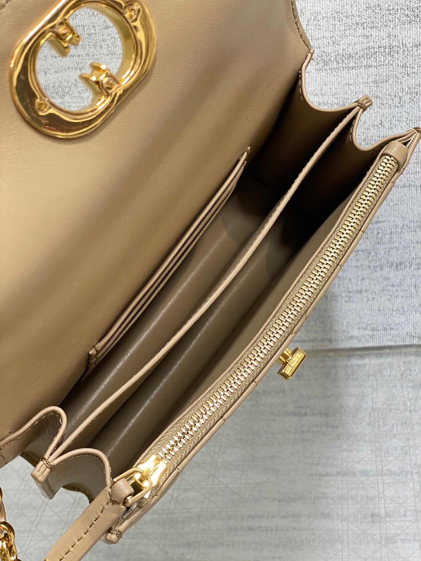 CD Miss Caro 17 Bag Biscuit Calfskin 226500 mysite