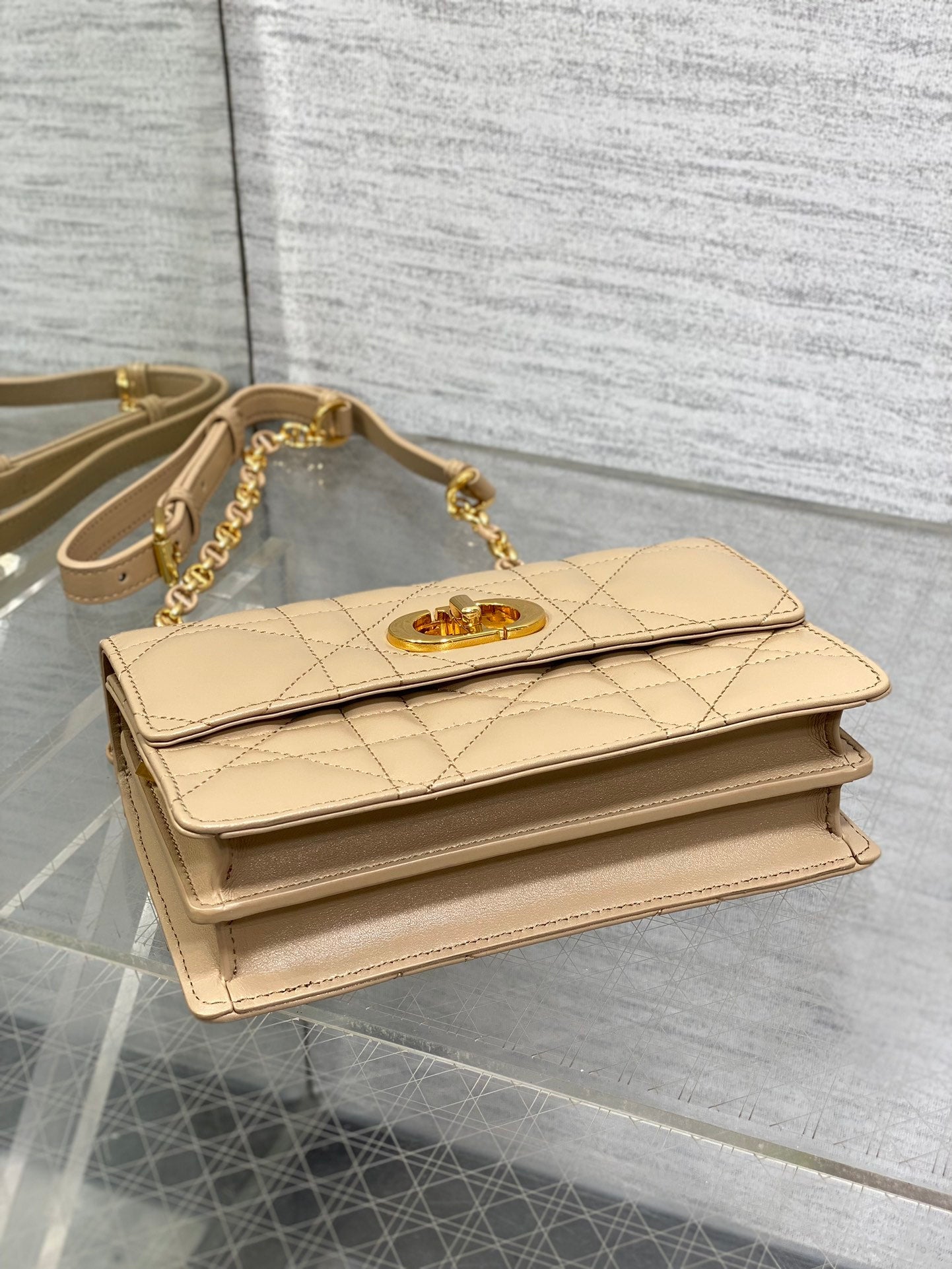 CD Miss Caro 17 Bag Biscuit Calfskin 226500 mysite