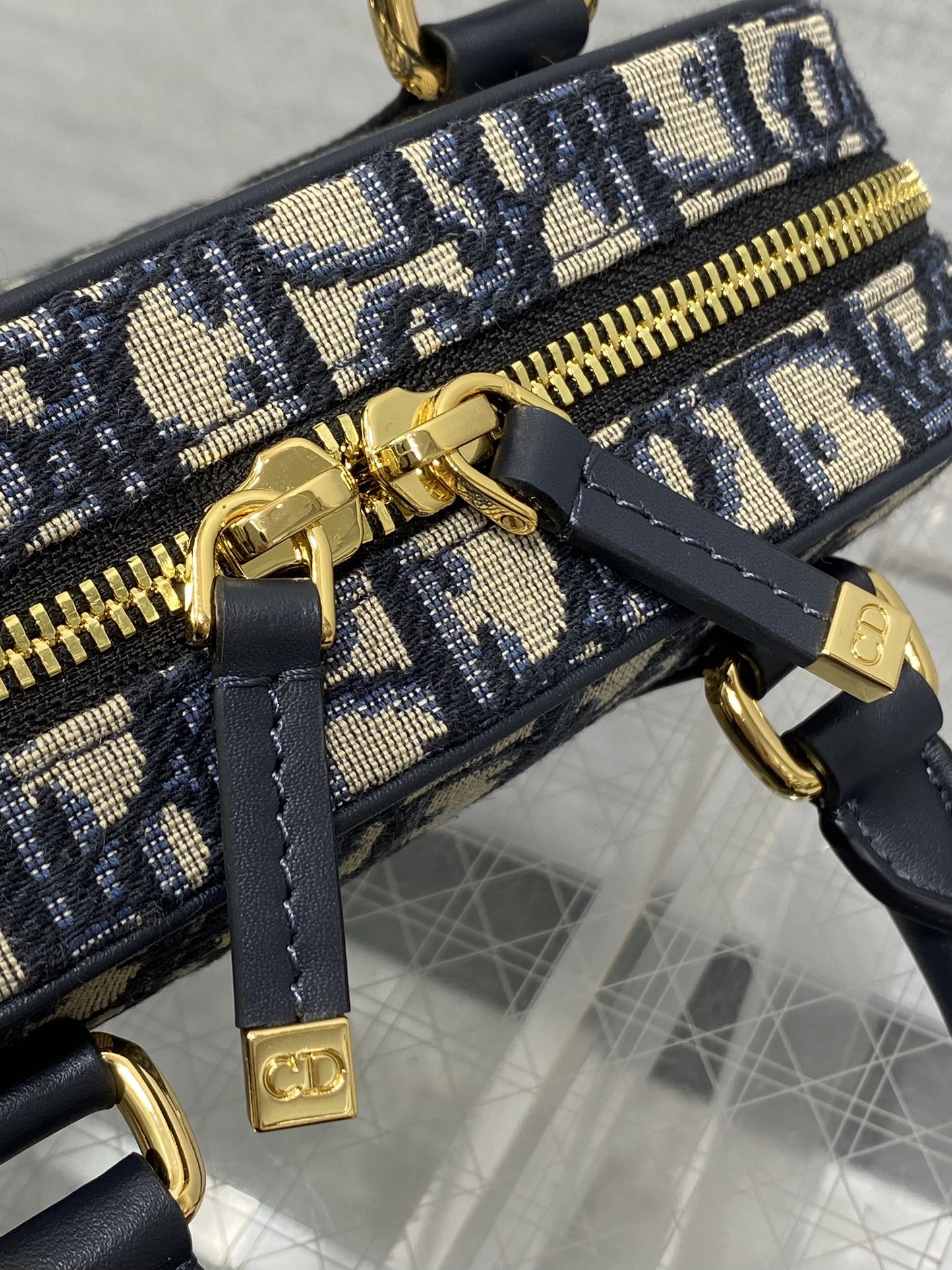 CD D-Vibe bowling bag 21 blue obliaue fabric mysite