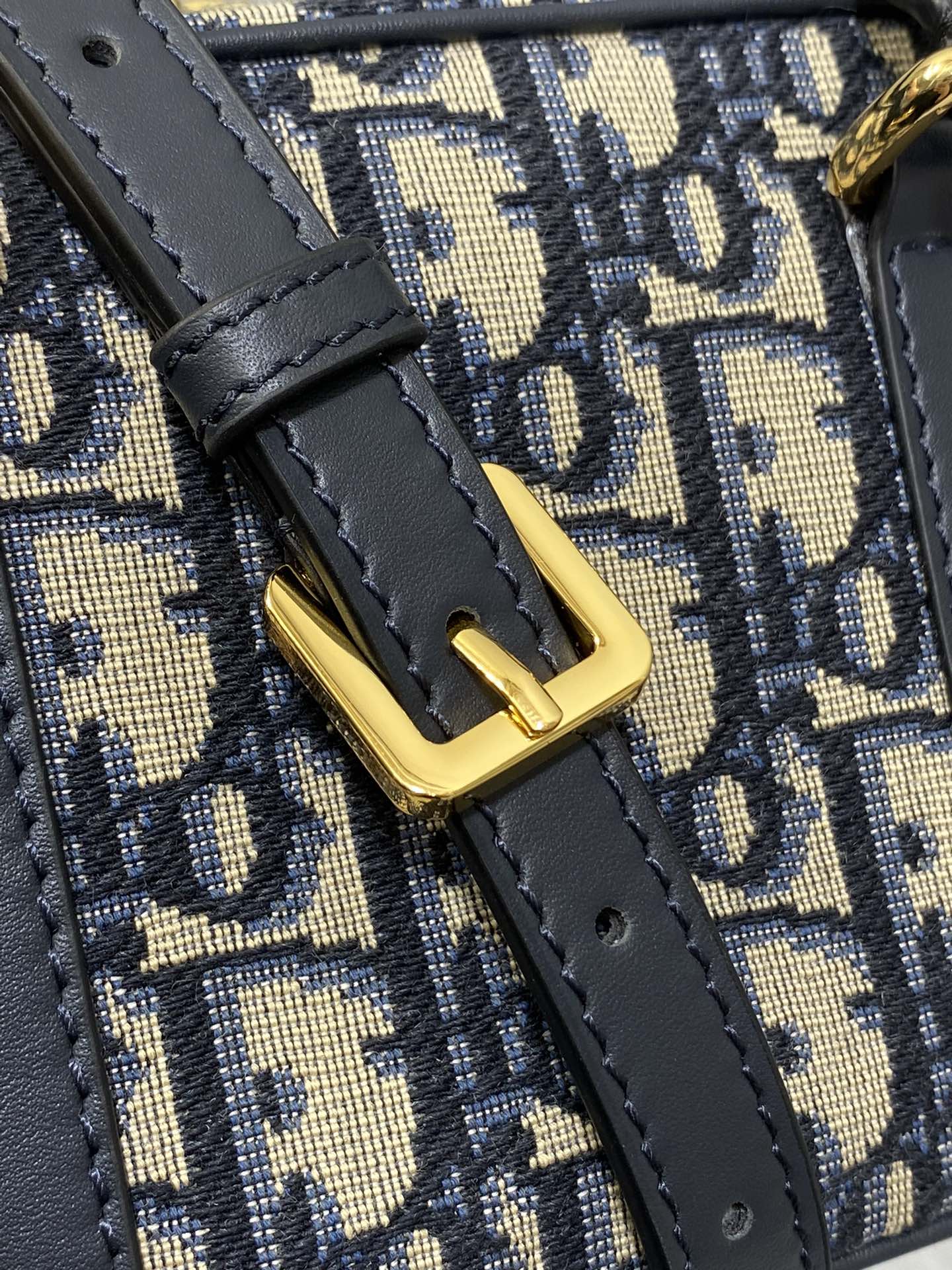 CD D-Vibe bowling bag 21 blue obliaue fabric mysite