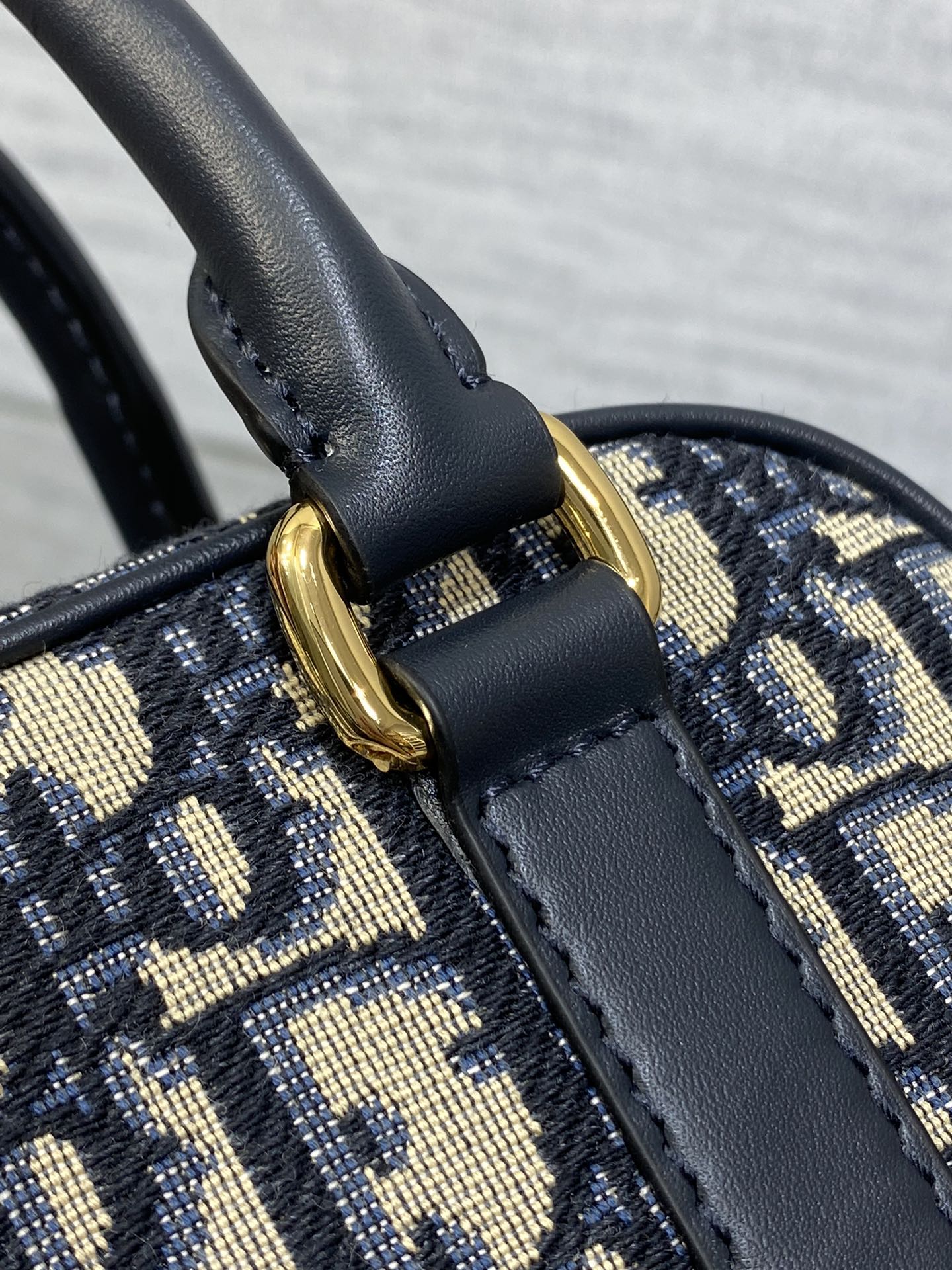 CD D-Vibe bowling bag 21 blue obliaue fabric mysite