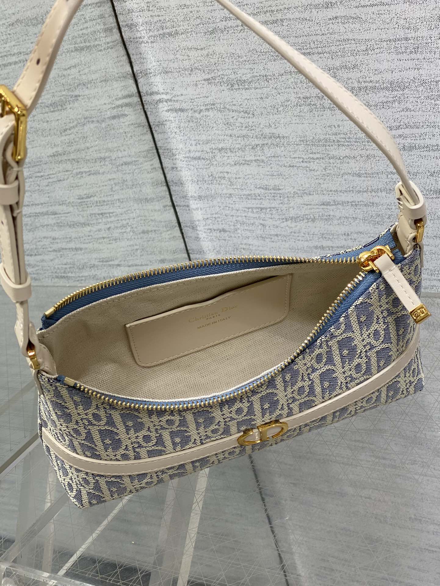 CD Miss Caro 24 blue raffia-effect fabric mysite