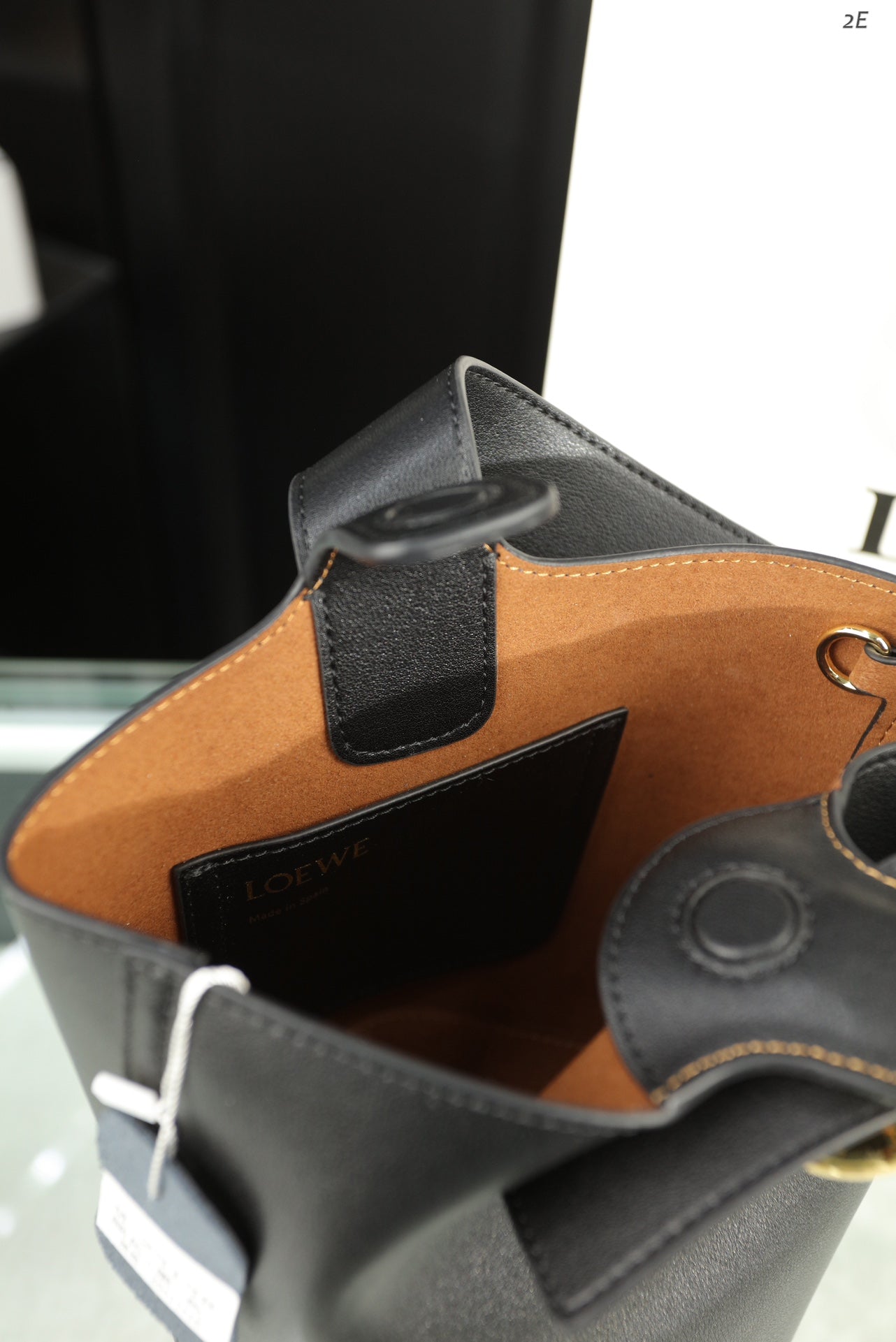 LOE MINI 19 PEBBLE BUCKET IN BLACK MELLOW CALFSKIN mysite