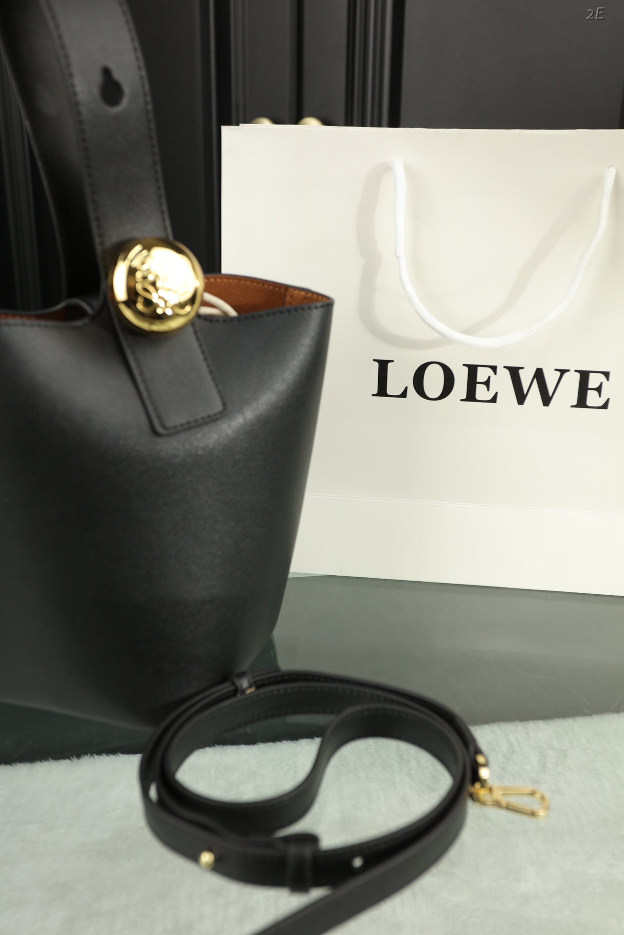 LOE MINI 19 PEBBLE BUCKET IN BLACK MELLOW CALFSKIN mysite