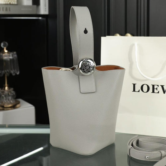 LOE MINI 19 PEBBLE BUCKET IN GRAY STEEL MELLOW CALFSKIN mysite