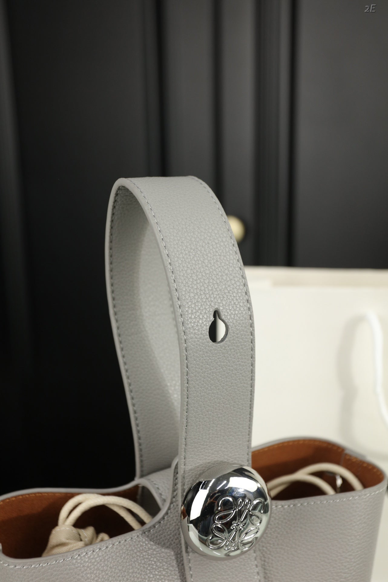 LOE MINI 19 PEBBLE BUCKET IN GRAY STEEL MELLOW CALFSKIN mysite