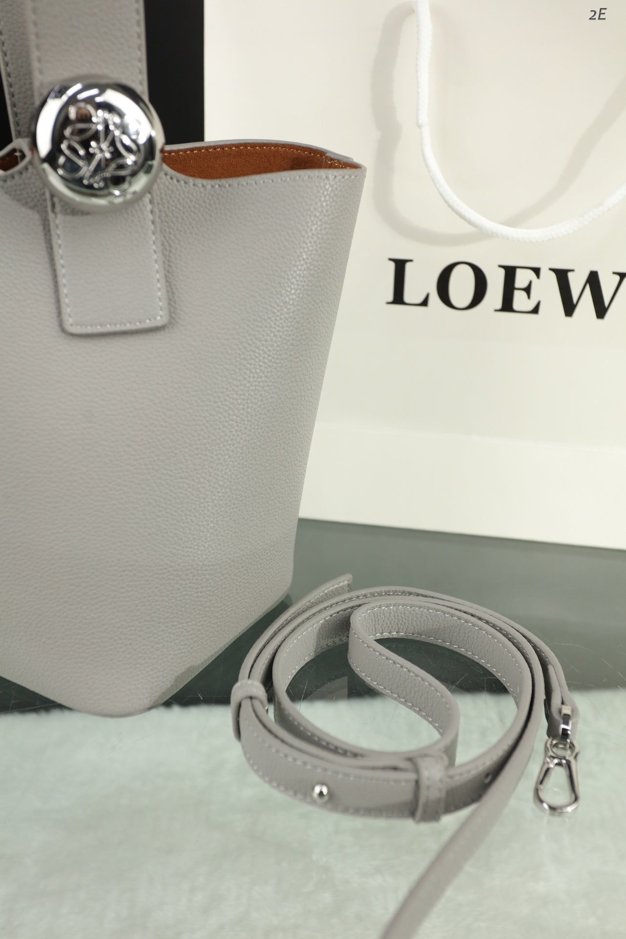 LOE MINI 19 PEBBLE BUCKET IN GRAY STEEL MELLOW CALFSKIN mysite