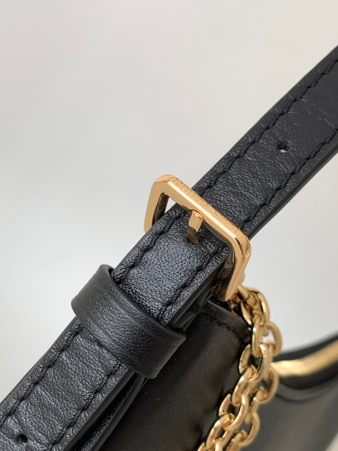 LV M25784 Pochette LV Bloom with Charm 23cm Black Calfskin GHW mysite