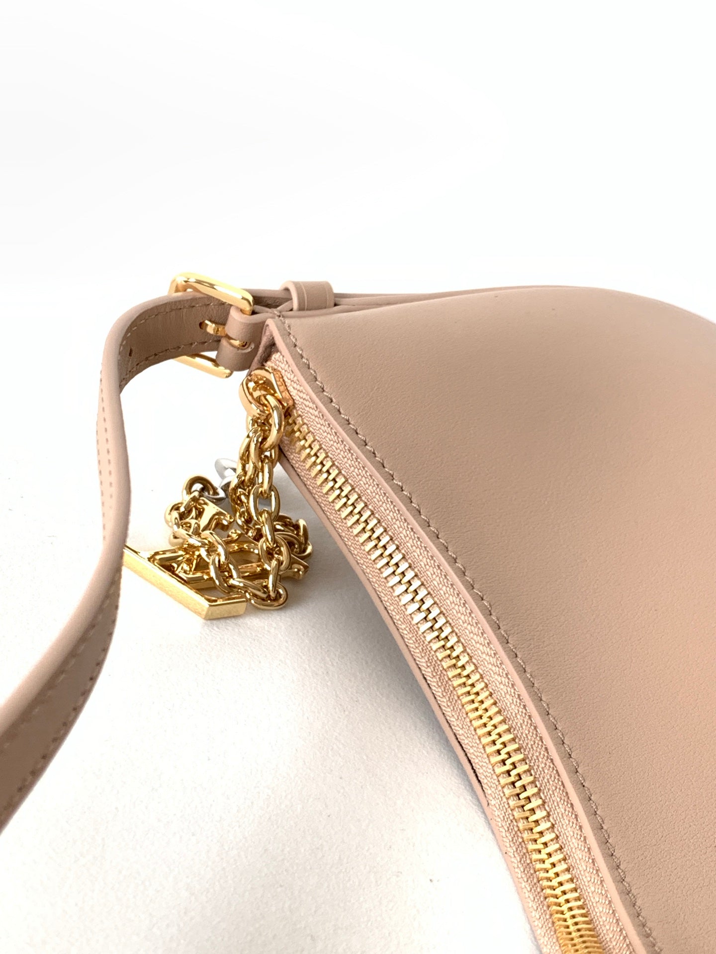 LV M25784 Pochette LV Bloom with Charm 23cm Beige Calfskin GHW mysite