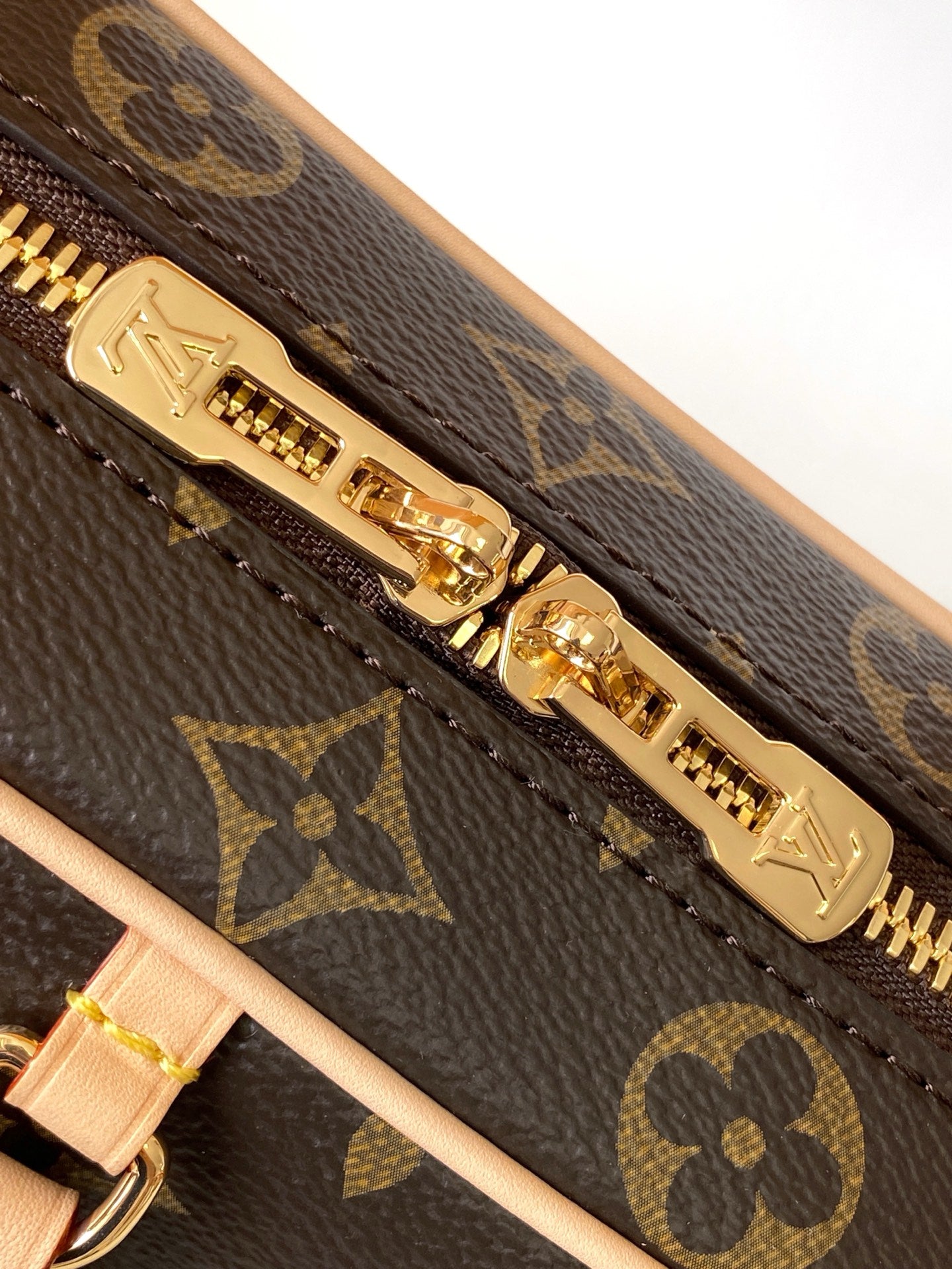 LV Hang On Handbag 26cm Brown Monogram Canvas GHW mysite