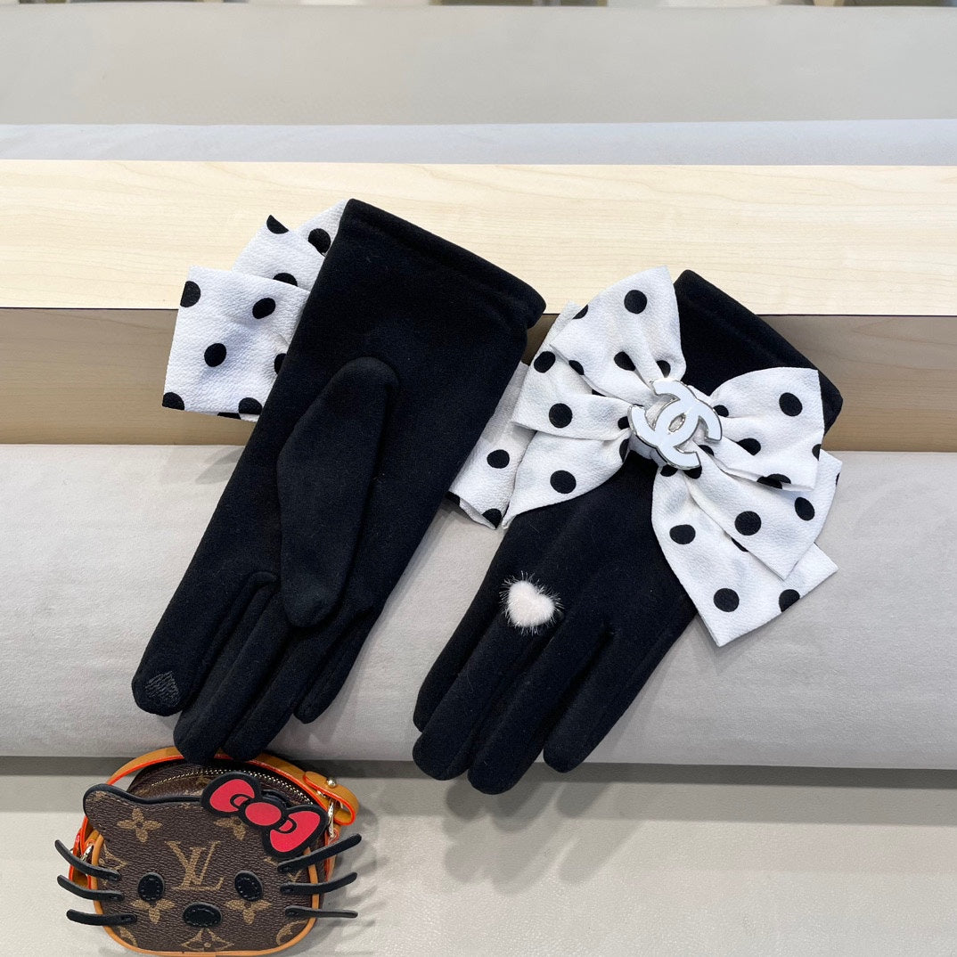 GLOVES IN BLACK MIX WHITE WOOL 454572 mysite