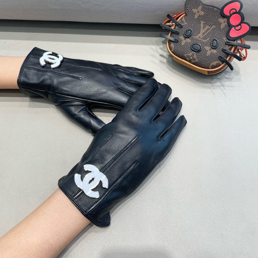 GLOVES IN BLACK LAMBSKIN WITH WHITE LOGO 462412 mysite