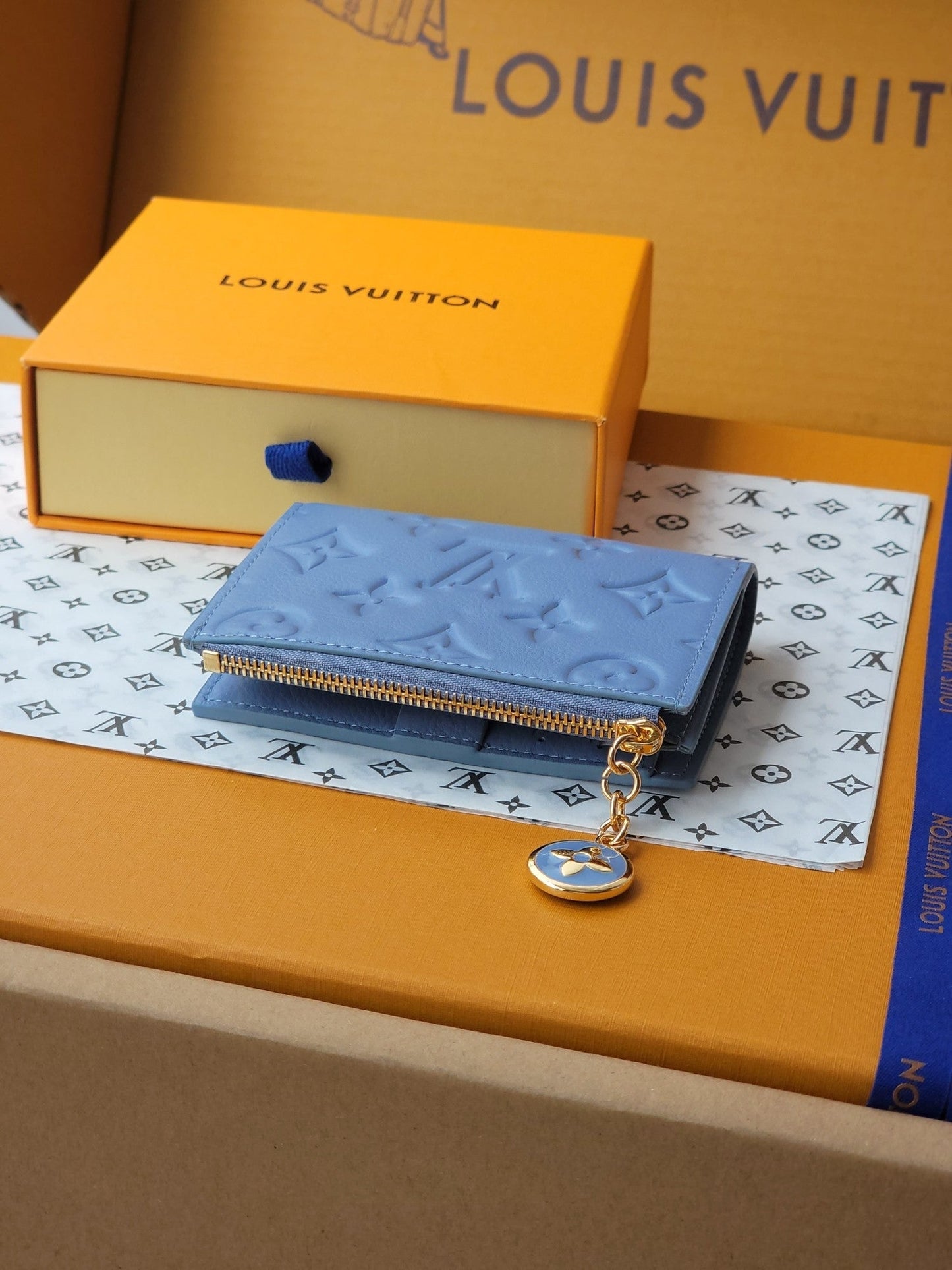 LV M14654  Lisa Wallet Blue Monogram Embossed cowhide GHW mysite