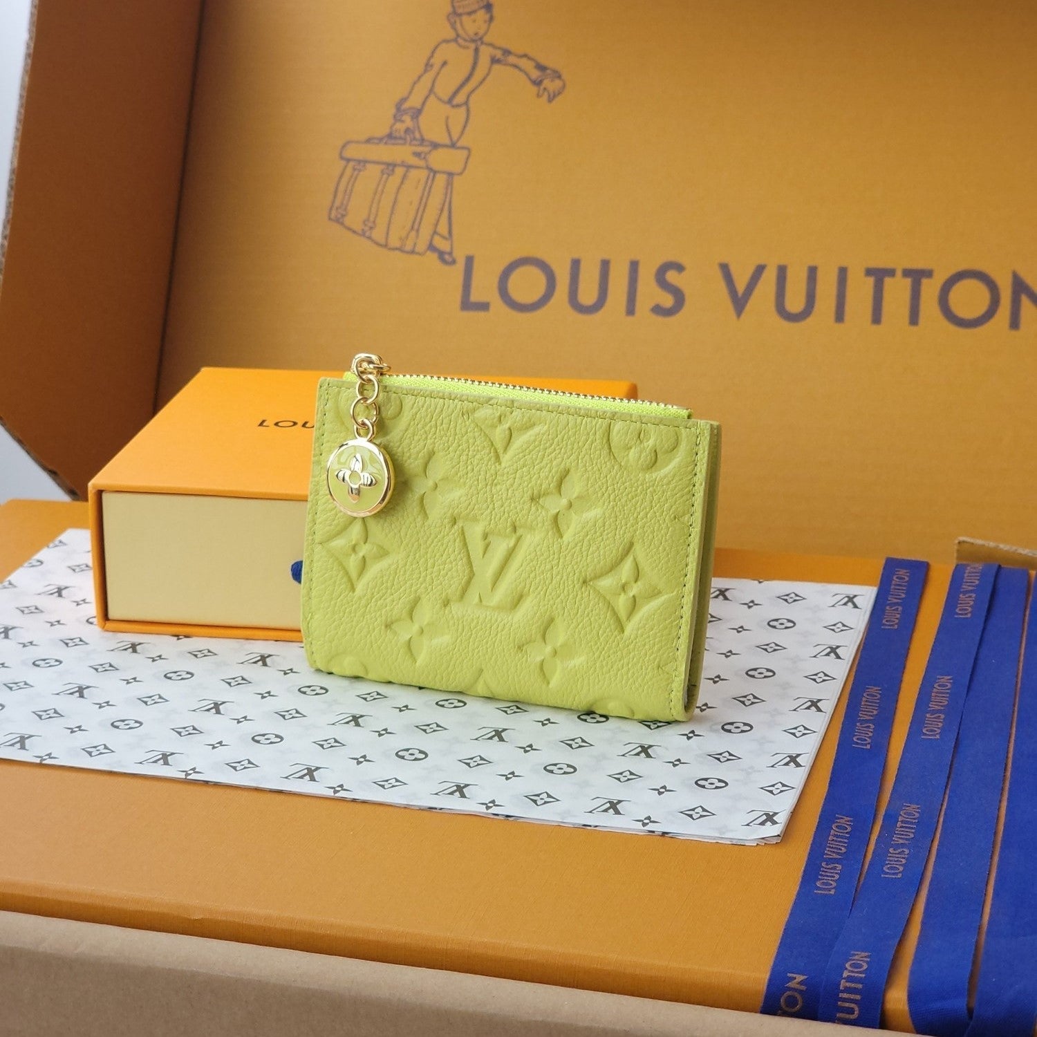 LV M14655 Lisa Wallet Light Green Monogram Embossed cowhide GHW mysite