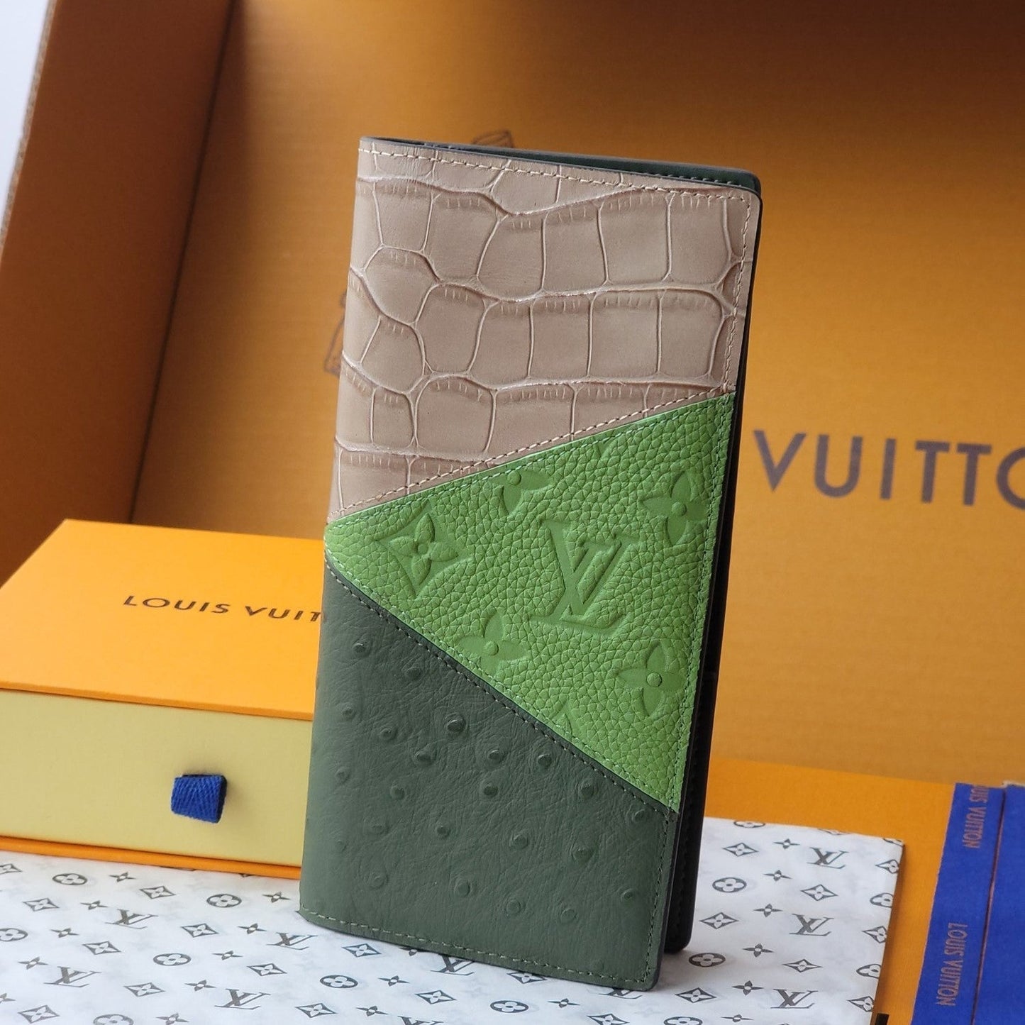 LV M84668 Brazza Wallet Multicolor Alligator Ostrich Calfskin mysite