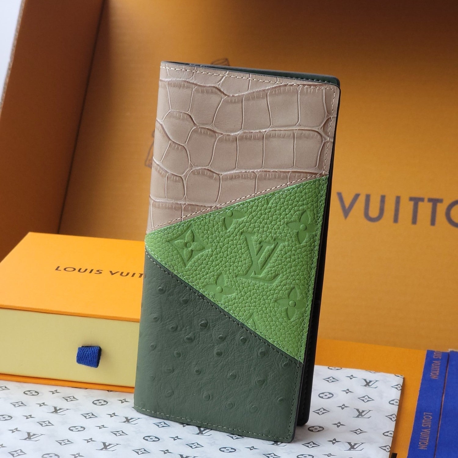 LV M84668 Brazza Wallet Multicolor Alligator Ostrich Calfskin mysite