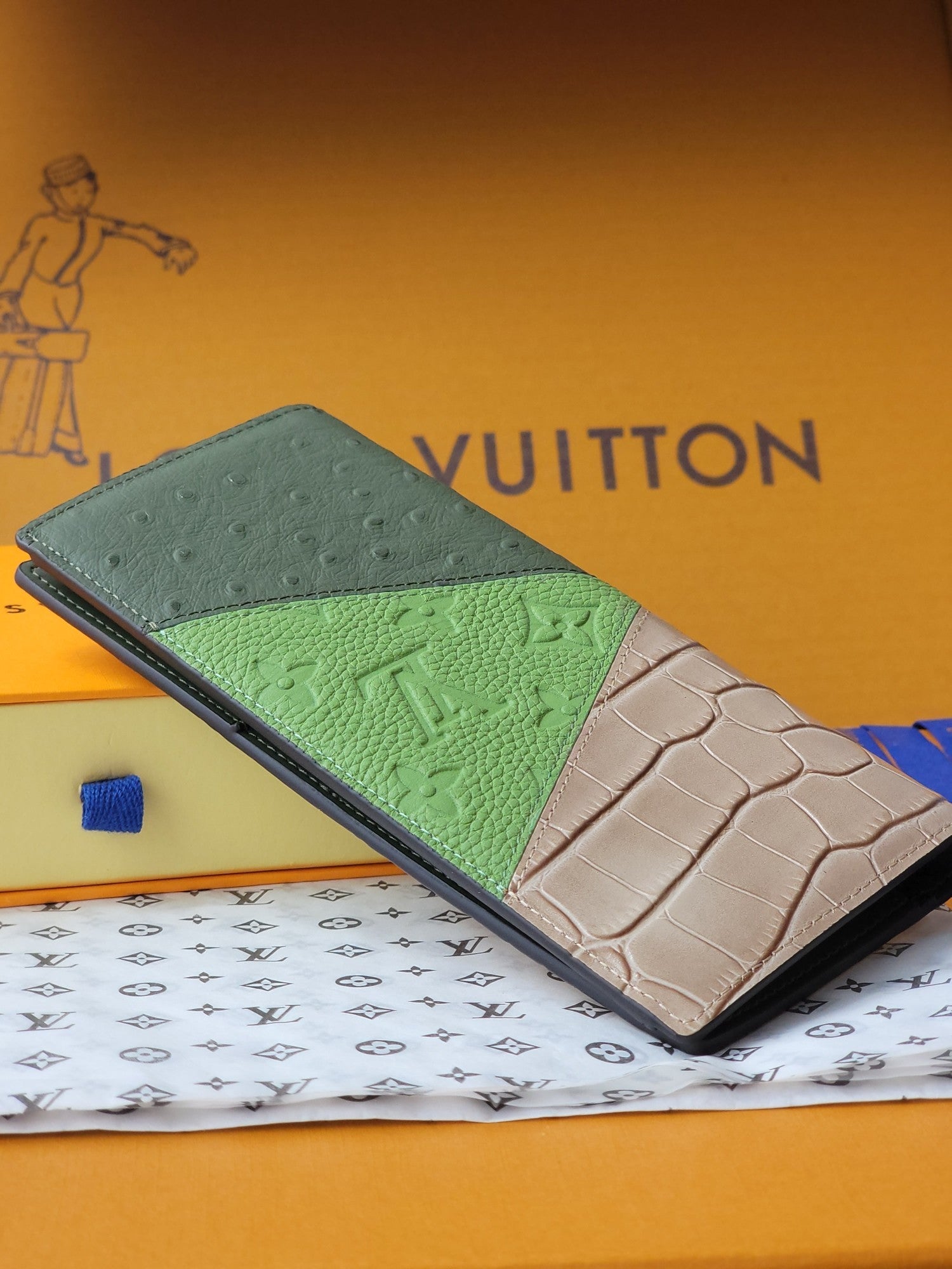 LV M84668 Brazza Wallet Multicolor Alligator Ostrich Calfskin mysite