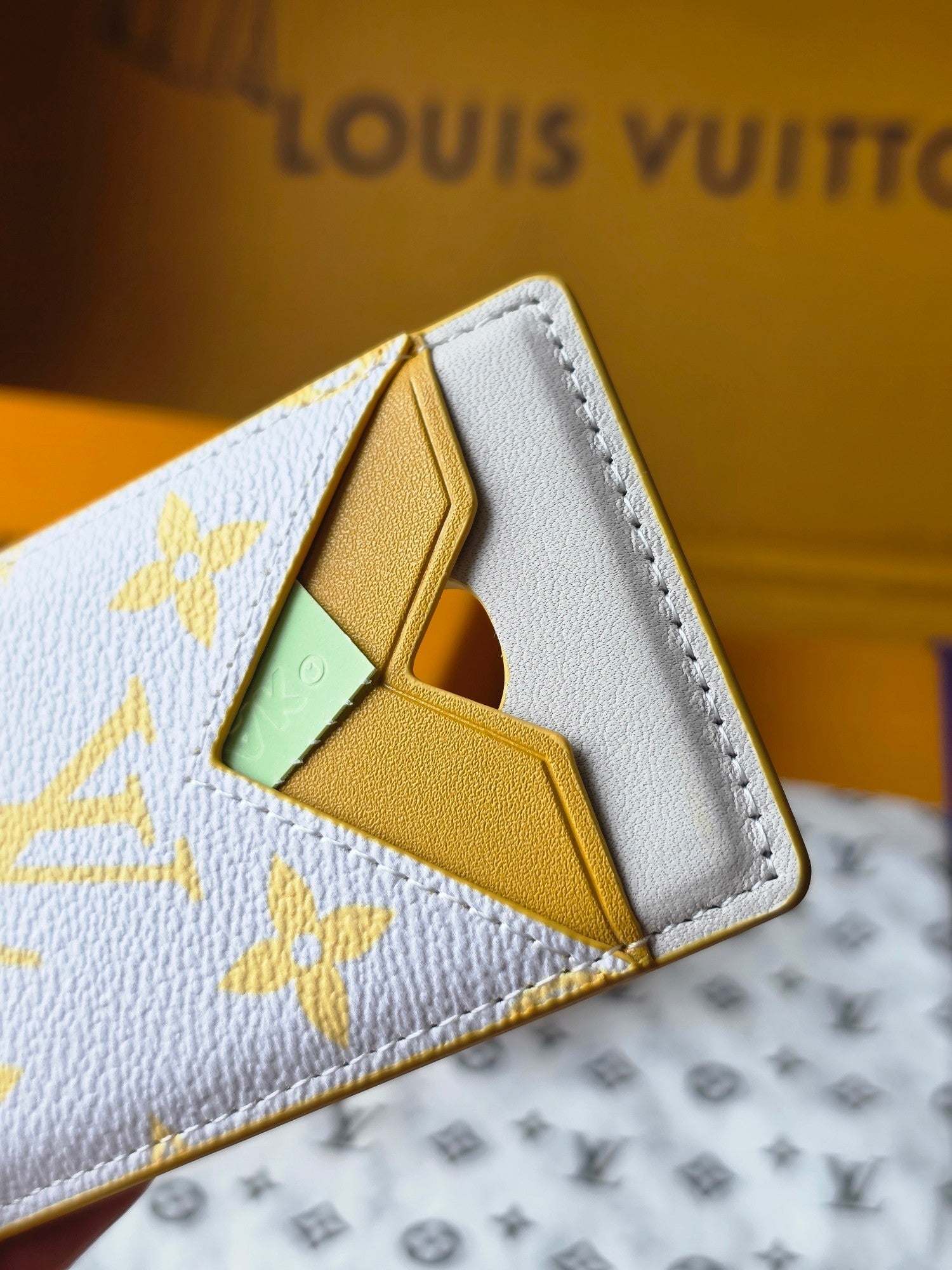 LV M15033 Porte-Cartes Magnet Gray Yellow Monogram Glow Canvas & Cowhide mysite