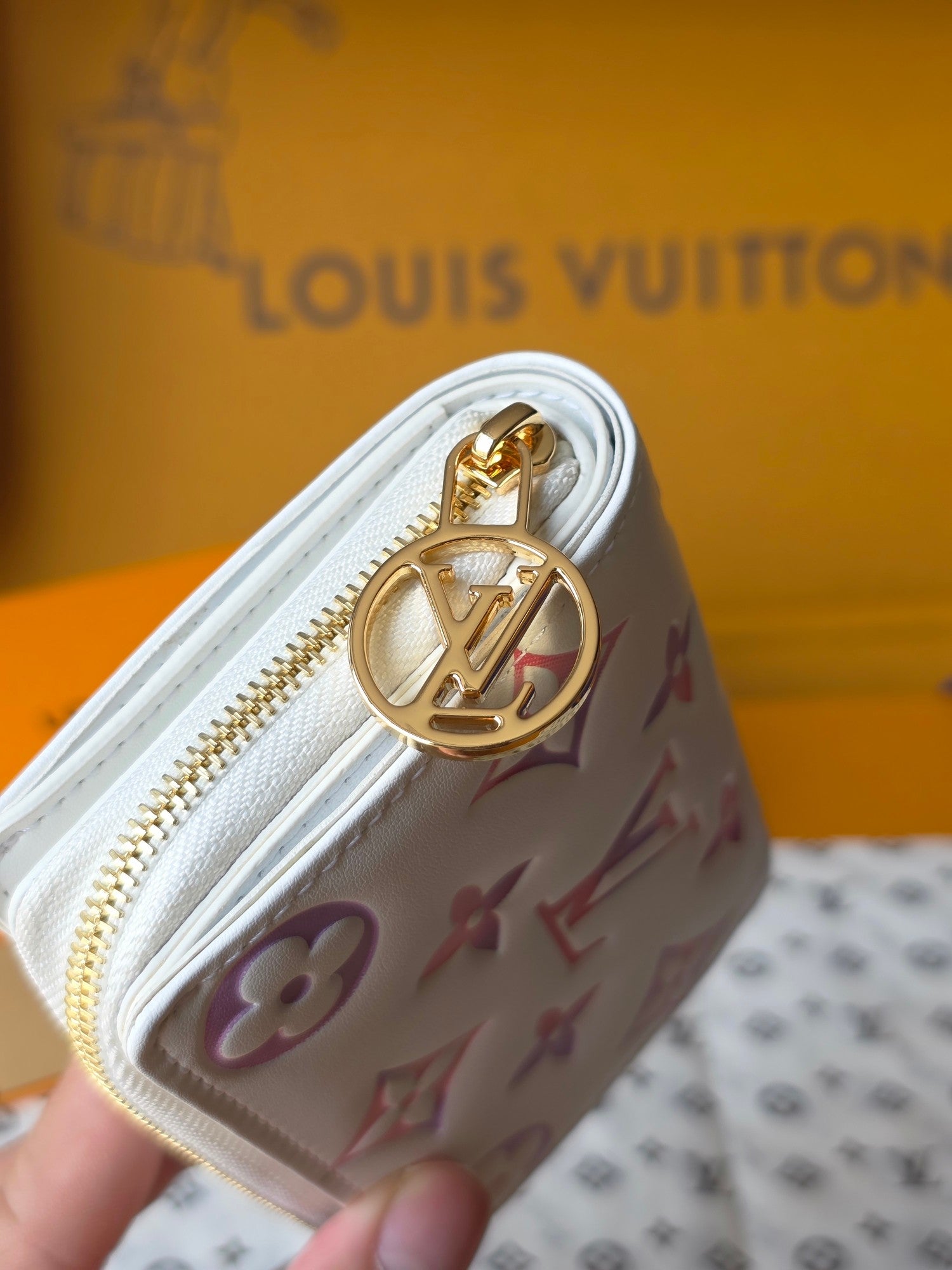 M25601 Lou Wallet  11.5cm Dream Beige Monogram Embossed Lambskin- Light GHW mysite