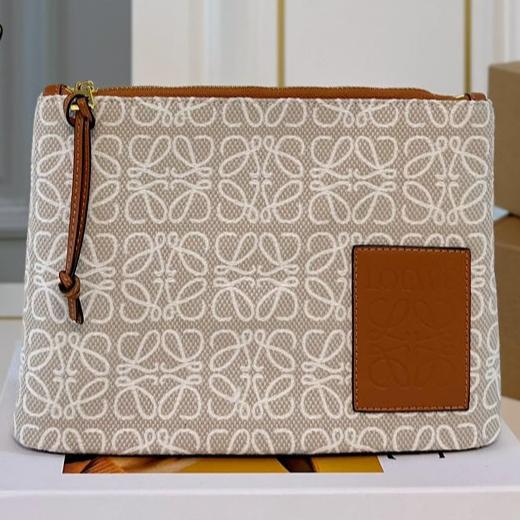 LOE 28 CLUTCH BAG IN BEIGE ANAGRAM JACQUARD mysite