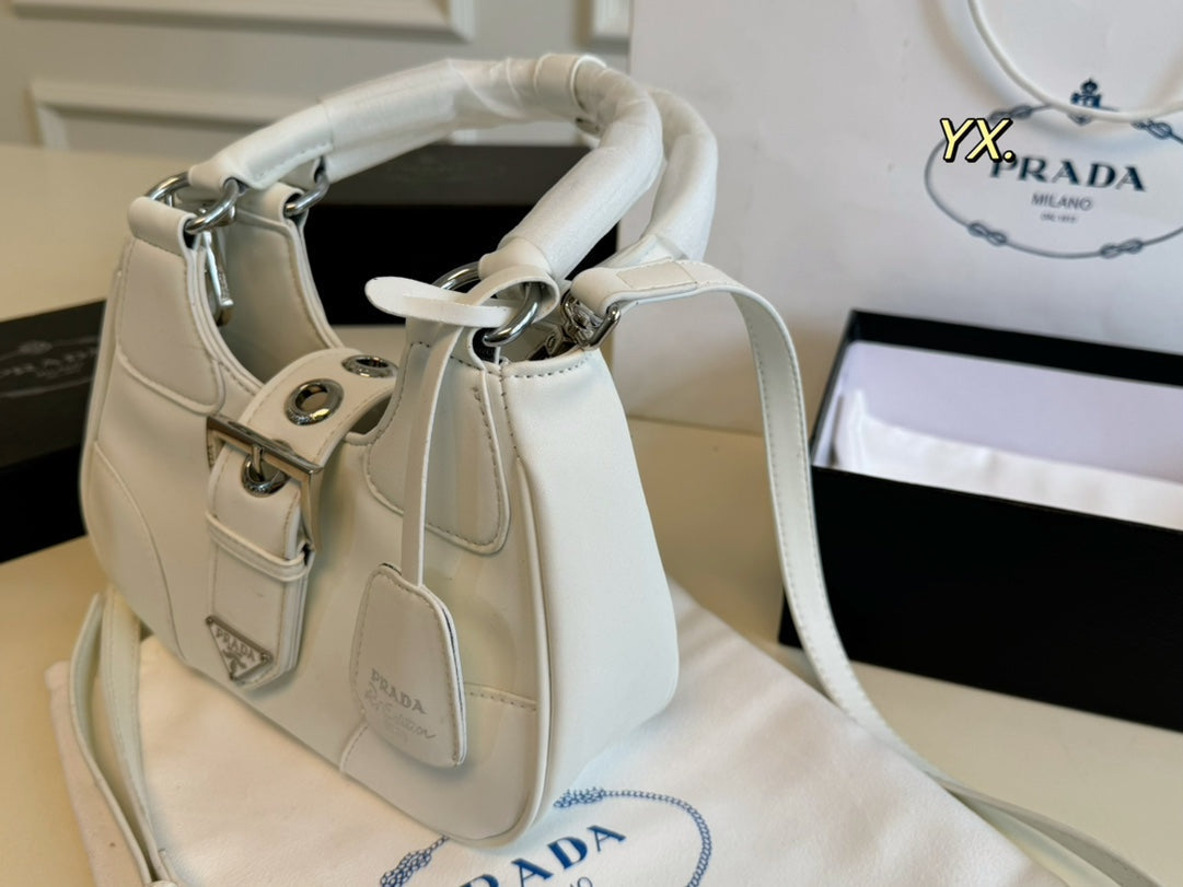 PRA 23 MOON PADDED BAG WHITE CALFSKIN WITH STRAP mysite