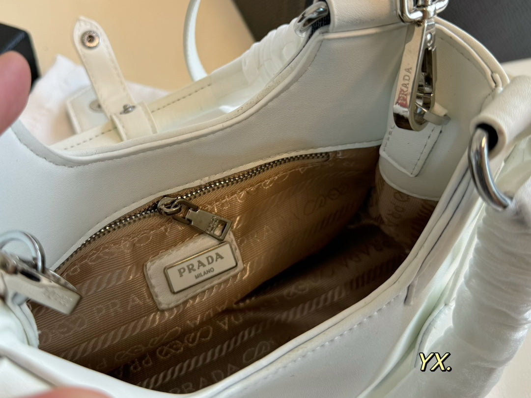 PRA 23 MOON PADDED BAG WHITE CALFSKIN WITH STRAP mysite