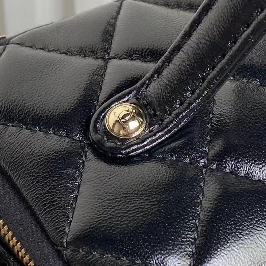 MEDIUM CAMERA BAG 23 IN BLACK LAMBSKIN GOLD HARDWARE mysite