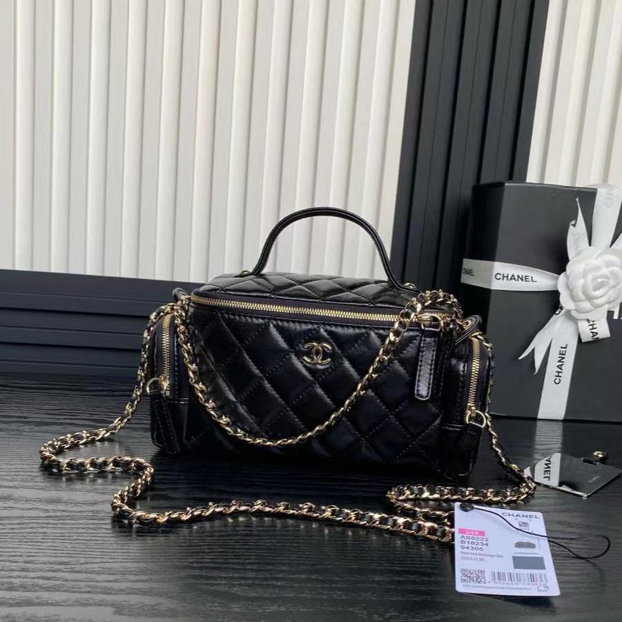 MEDIUM CAMERA BAG 23 IN BLACK LAMBSKIN GOLD HARDWARE mysite