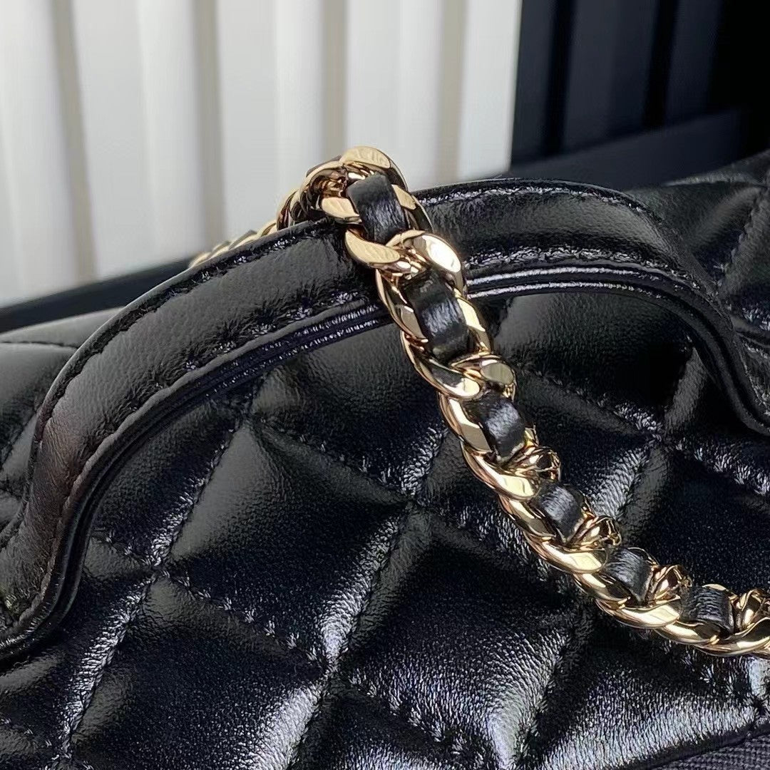 MEDIUM CAMERA BAG 23 IN BLACK LAMBSKIN GOLD HARDWARE mysite