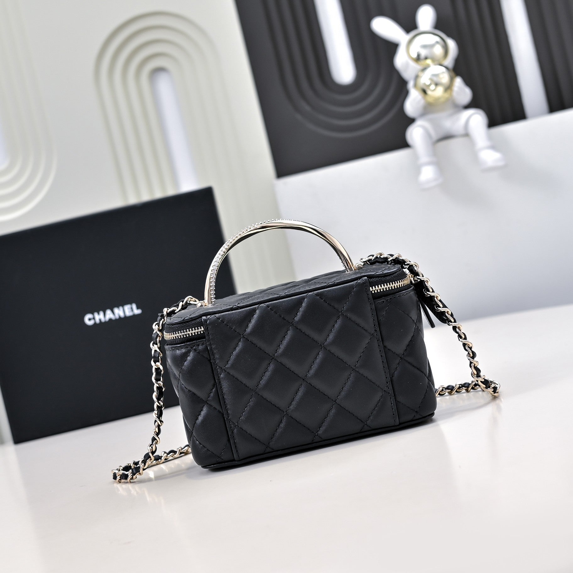 CC 24K Vanity Top Handle 17cm Black Lambskin Silver Hardware mysite