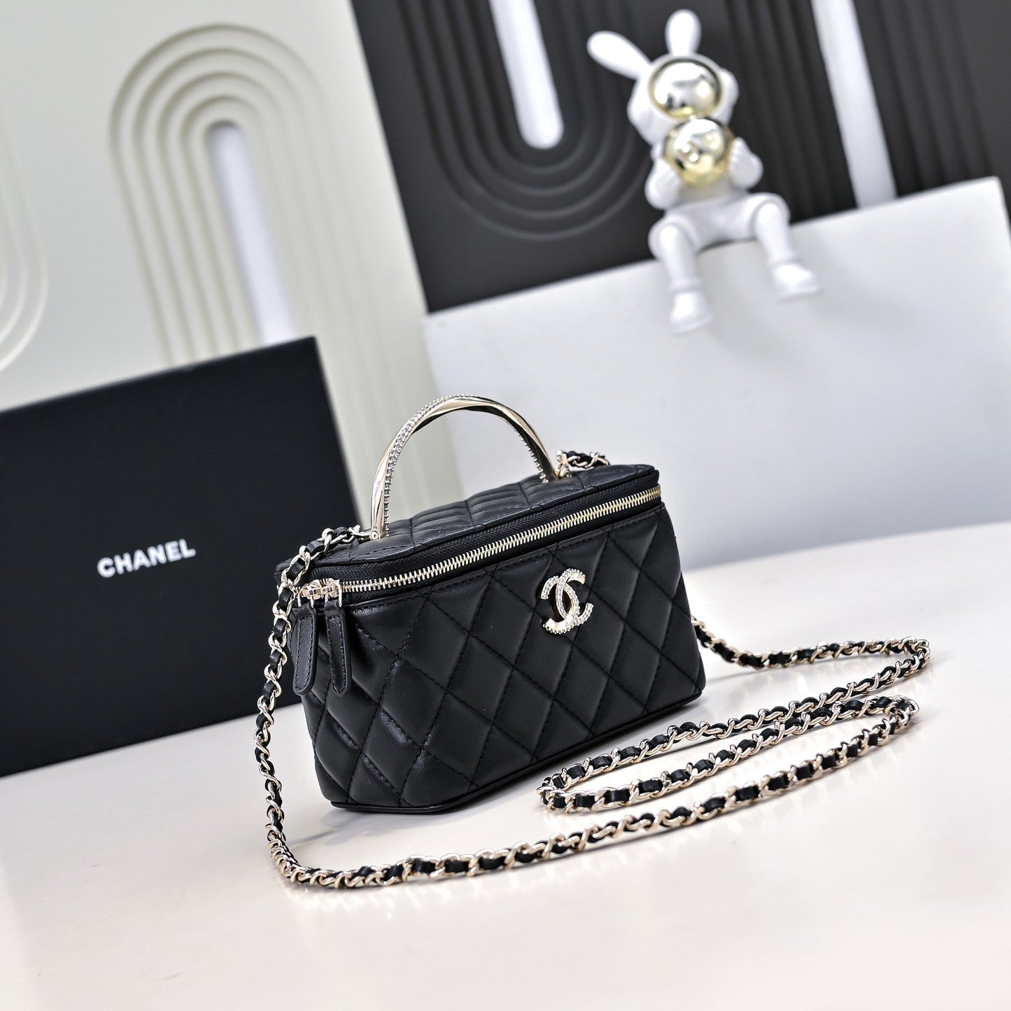 CC 24K Vanity Top Handle 17cm Black Lambskin Silver Hardware mysite