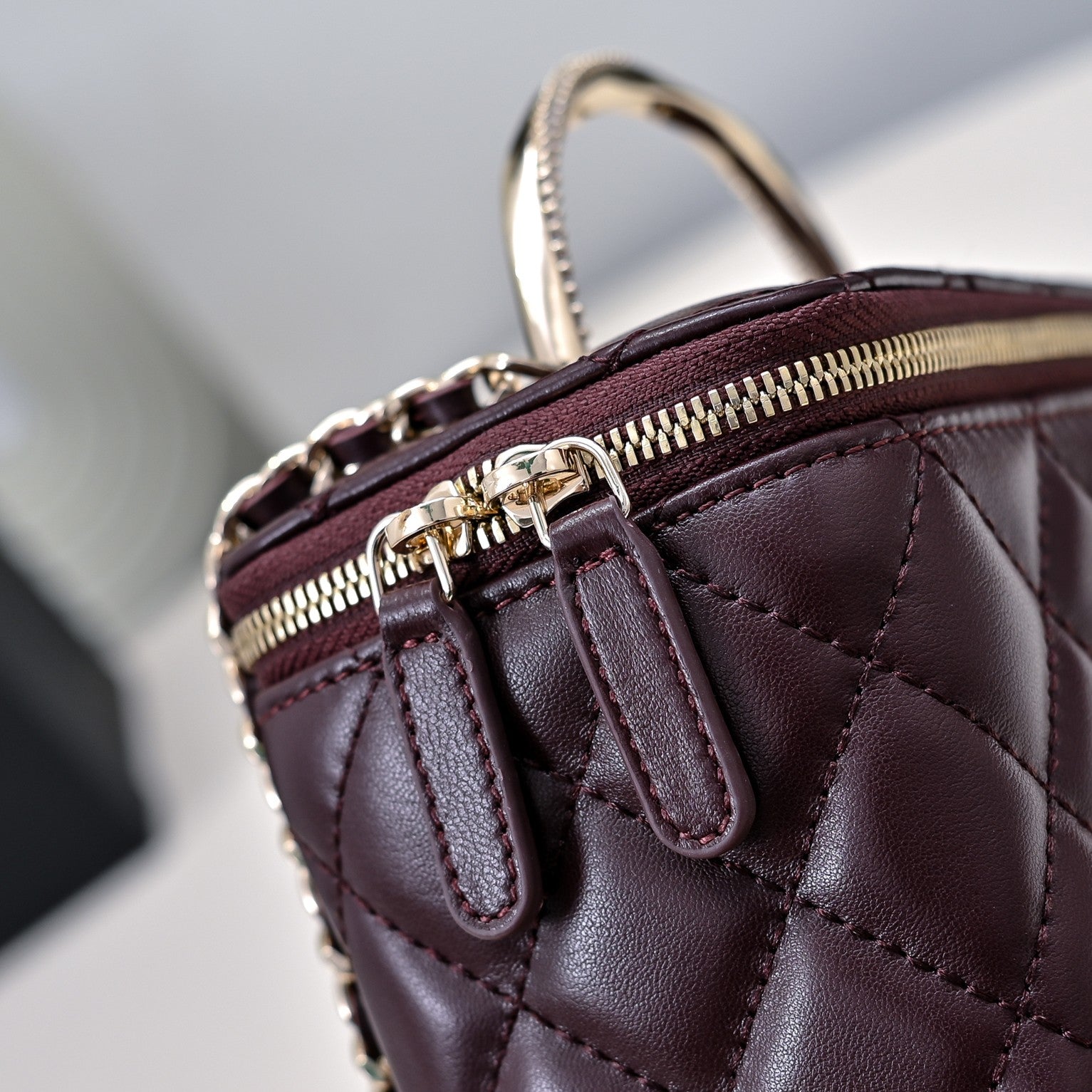 CC 24K Vanity Top Handle 17cm Burgundy Lambskin Silver Hardware mysite