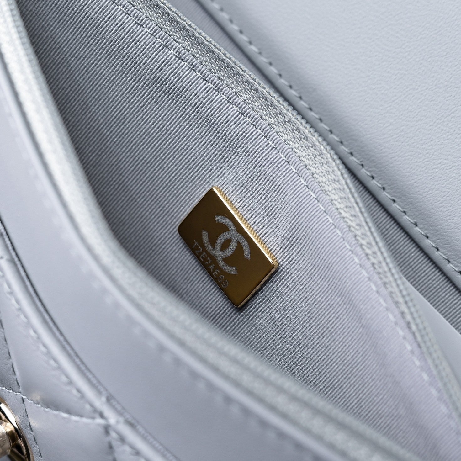 CC 24K Woc Top Handle 19cm Light Grey Lambskin Light Gold Hardware mysite