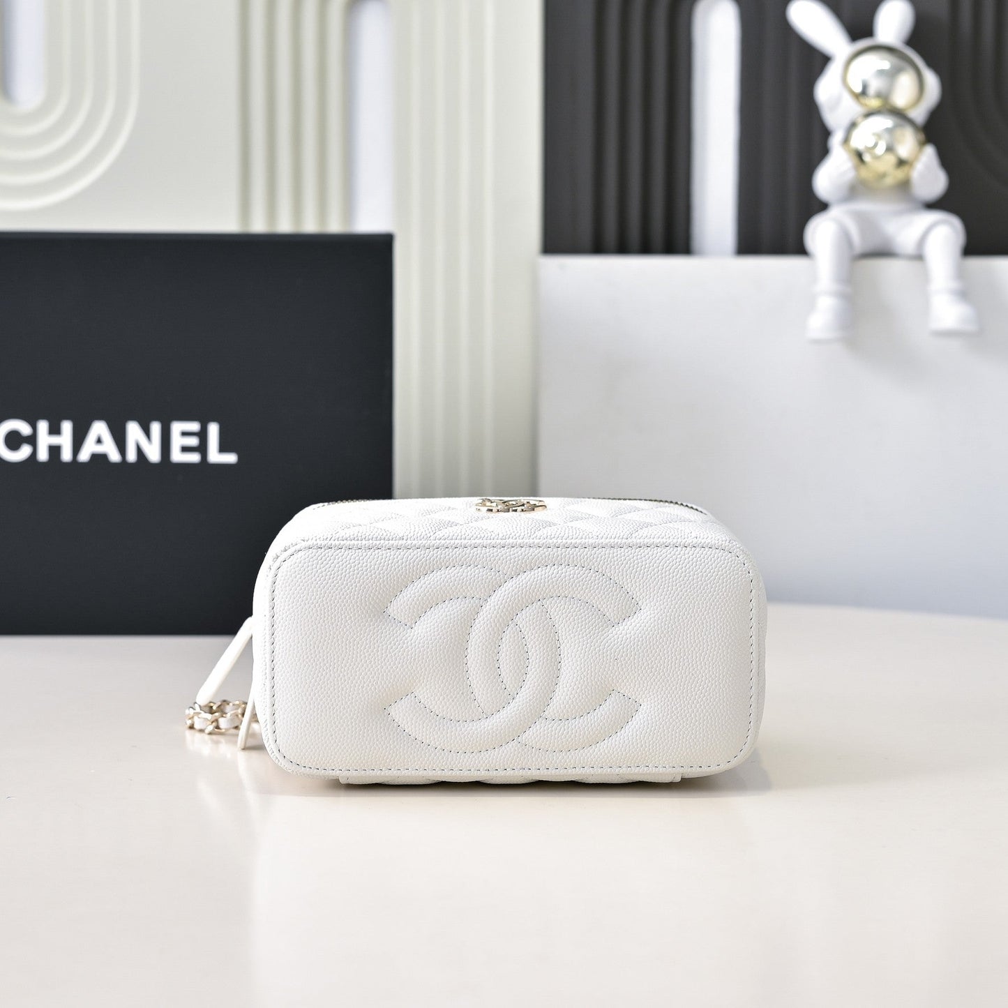 CC 25C Vanity Top Handle 17cm White Grained Calfskin Light Gold Hardware mysite