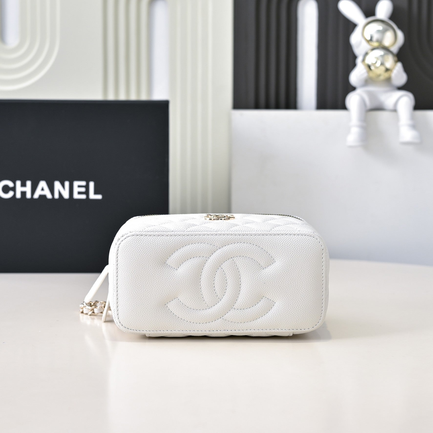 CC 25C Vanity Top Handle 17cm White Grained Calfskin Light Gold Hardware mysite