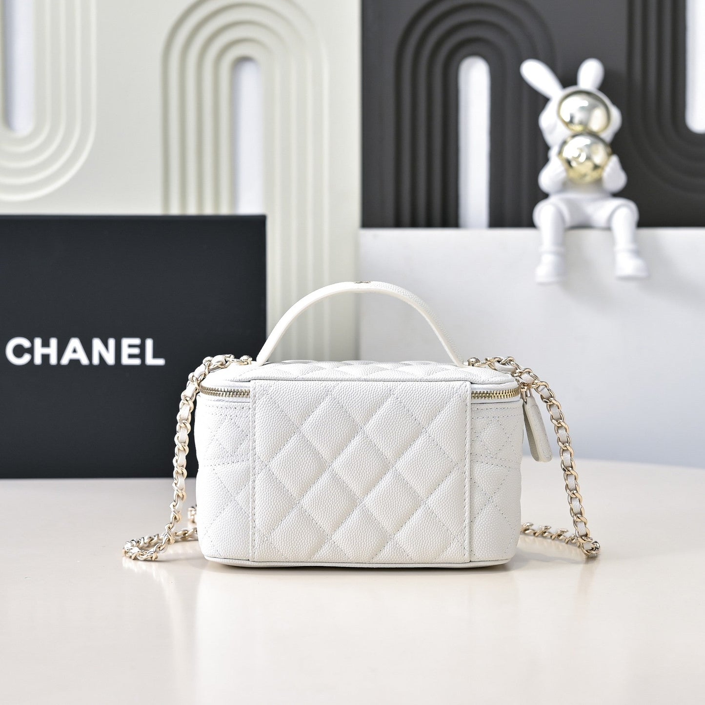 CC 25C Vanity Top Handle 17cm White Grained Calfskin Light Gold Hardware mysite