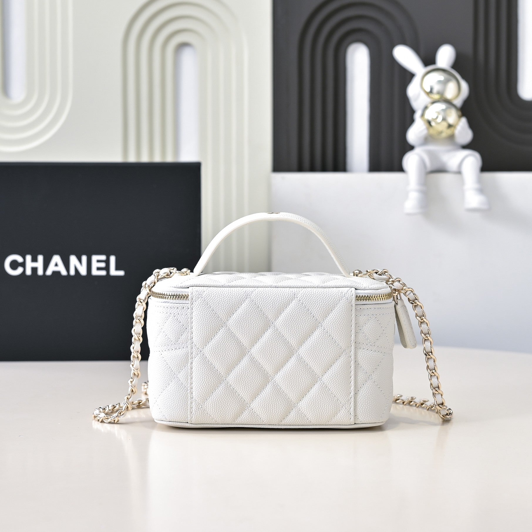 CC 25C Vanity Top Handle 17cm White Grained Calfskin Light Gold Hardware mysite