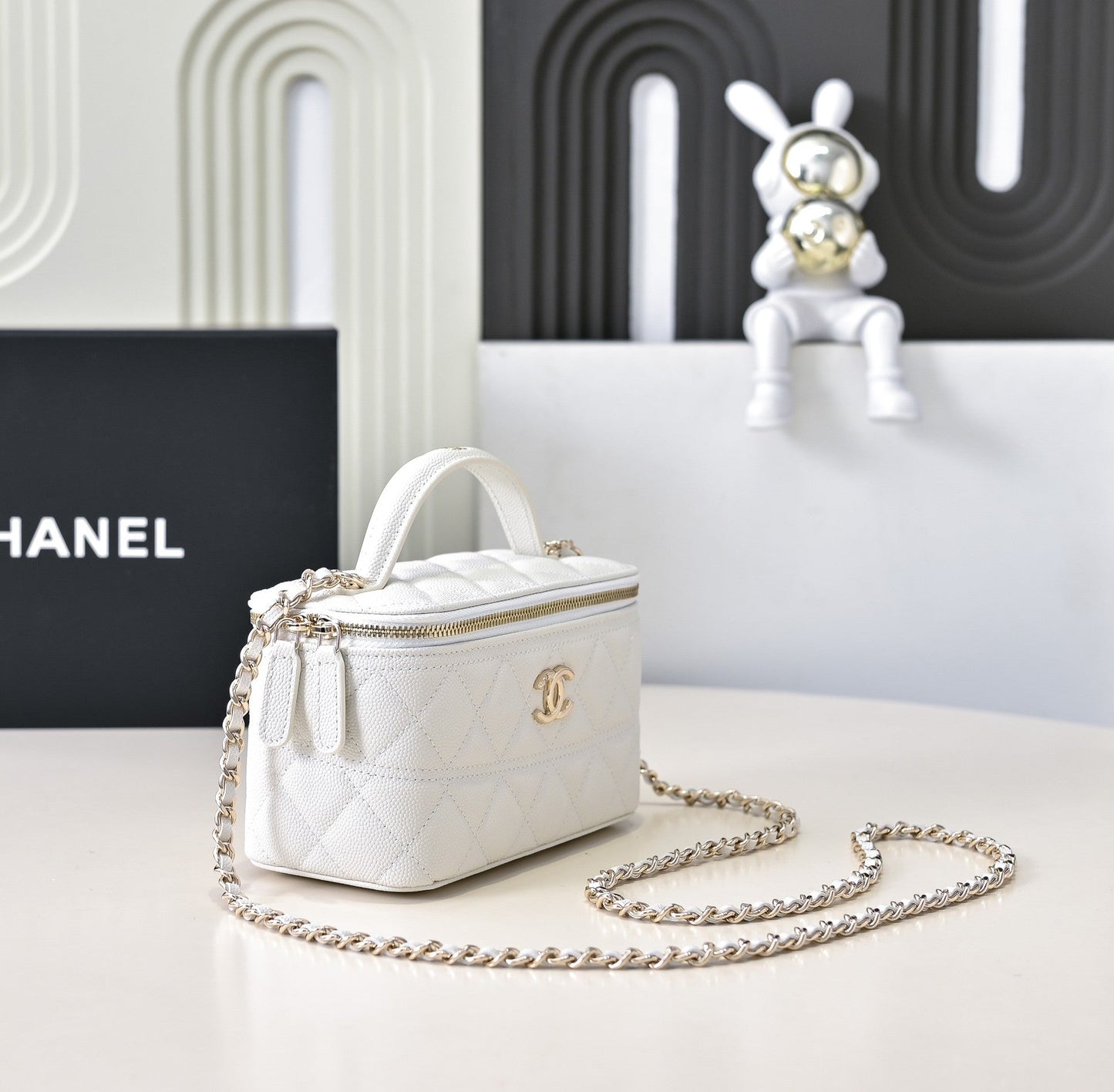 CC 25C Vanity Top Handle 17cm White Grained Calfskin Light Gold Hardware mysite