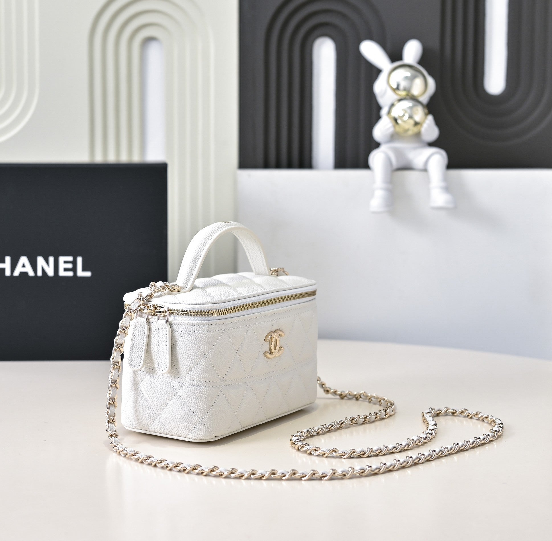 CC 25C Vanity Top Handle 17cm White Grained Calfskin Light Gold Hardware mysite