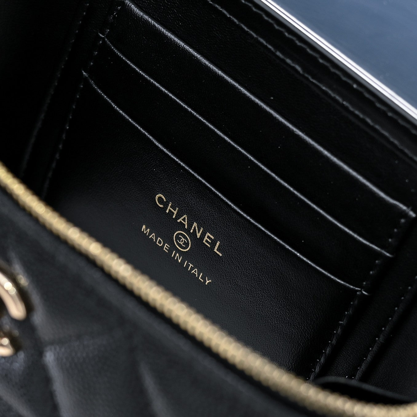 CC 25C Vanity Top Handle 17cm Black Grained Calfskin Light Gold Hardware mysite