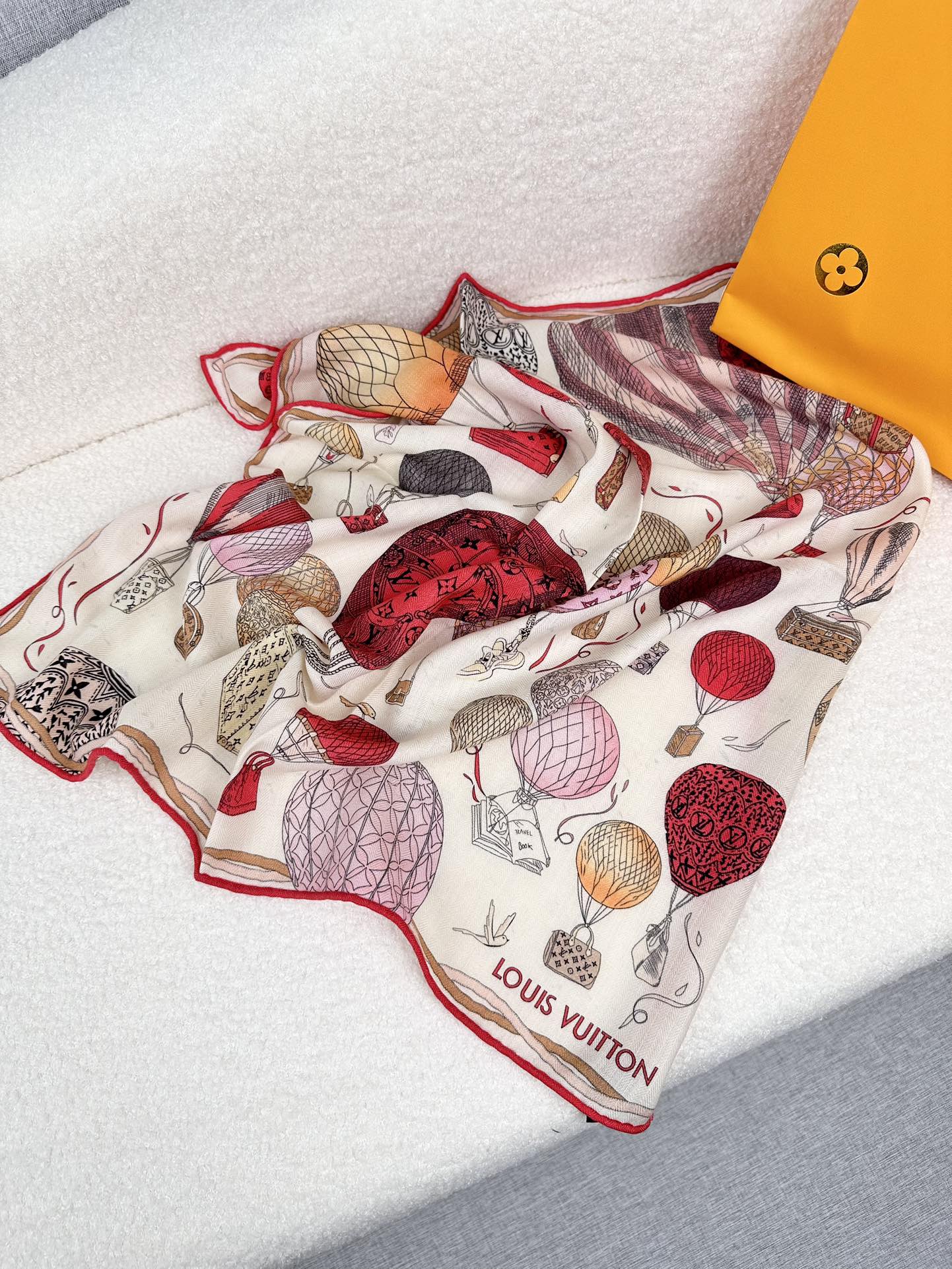 UP AND AWAY 70 CM SQUARE SILK SCARF COLORFUL 399801 mysite